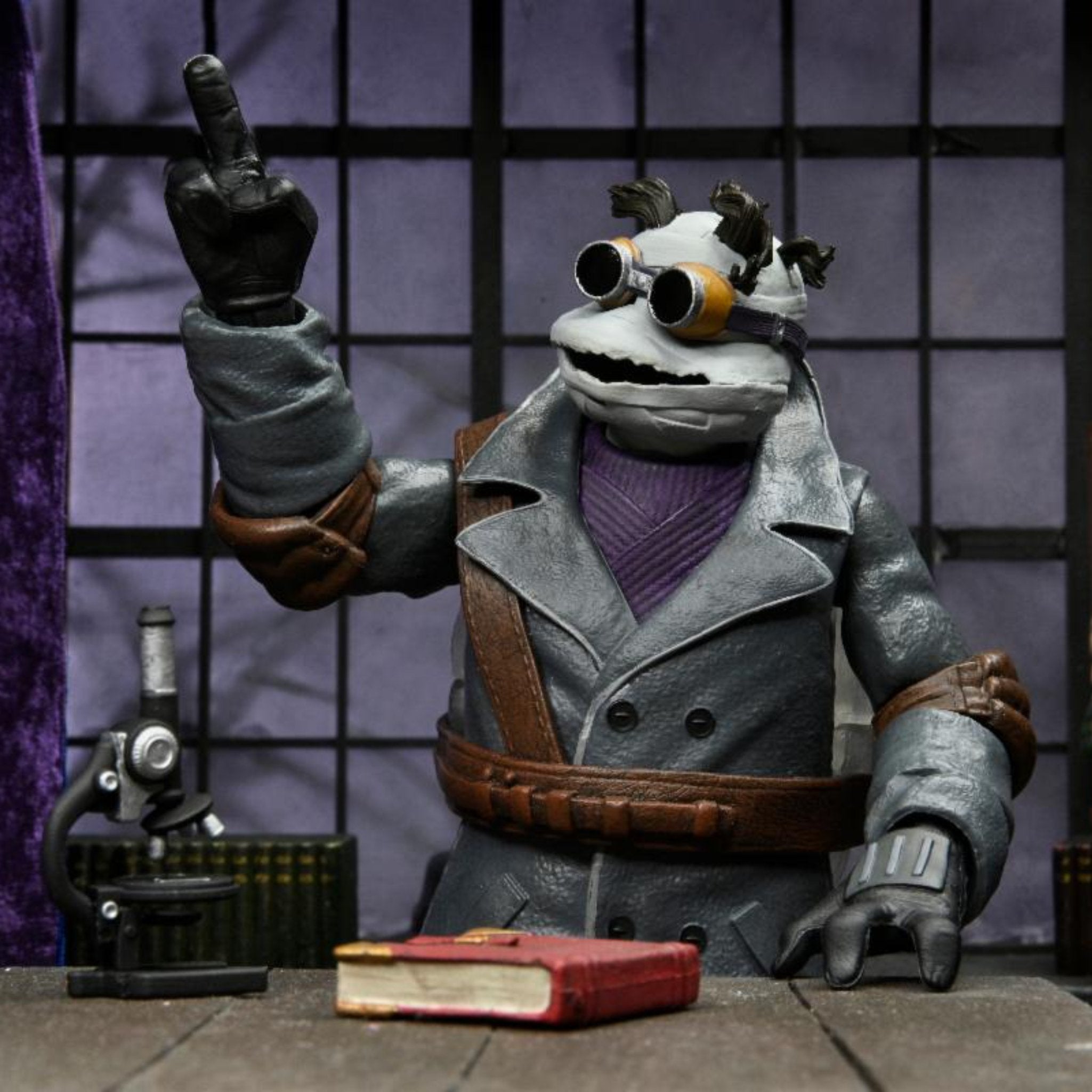 NECA Universal Monsters Teenage Mutant Ninja Turtles Donatello as The Invisible Man、mySite、hgirdovlk