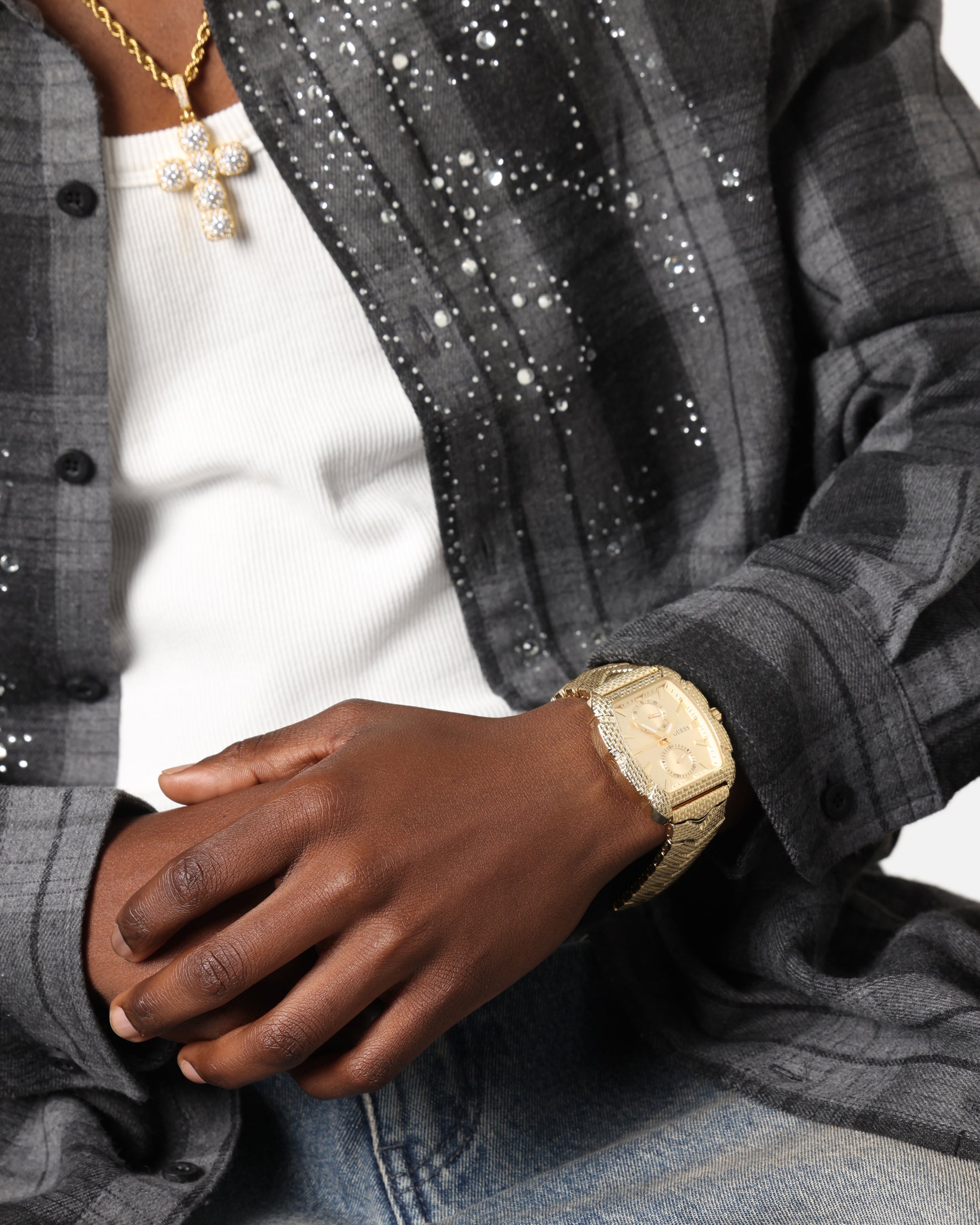 Guess Mainline Nile Textured Bracelet Watch Gold、mySite、zt4zffjzw