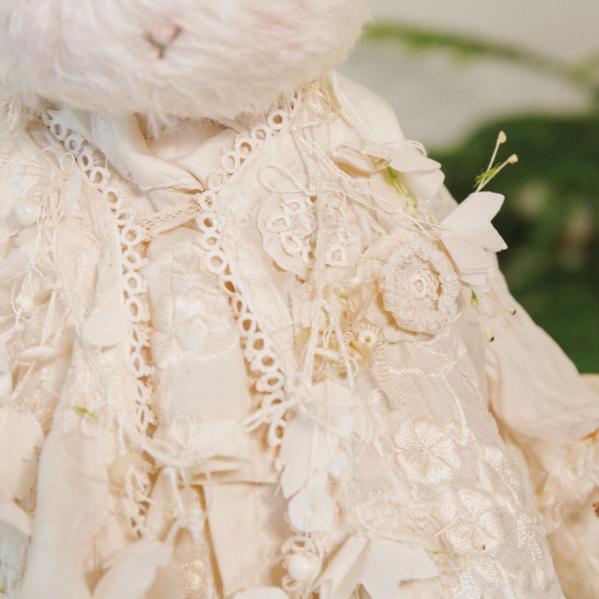 RETIRED - Hutch Studio - Della Delicate - Hand-Crafted Cream Mohair Bunny、mySite、g9winljtr