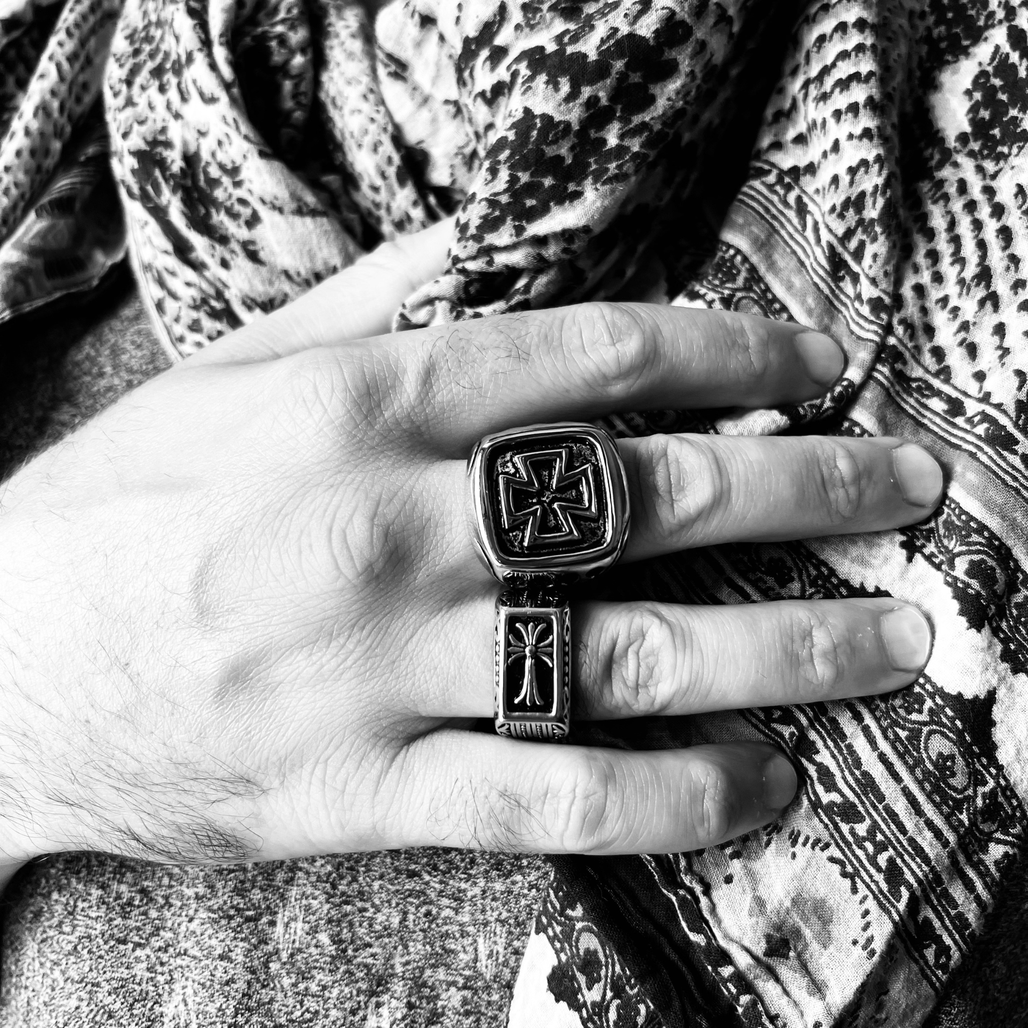 Stainless Steel Large Maltese Cross with Flame Accents Signet Ring / SCR4008、mySite、dreamappss