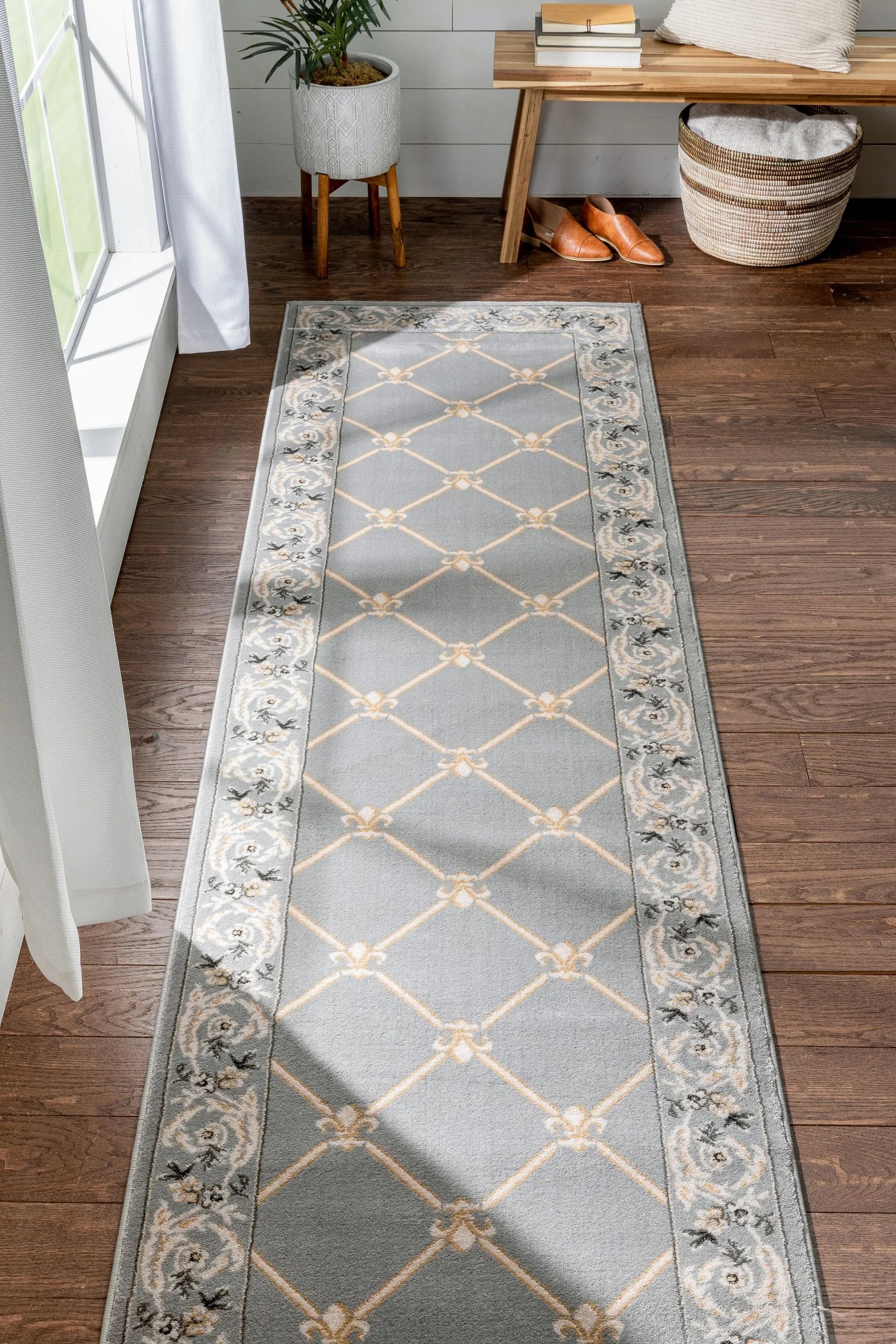 Fleur De Lis Grey Traditional Rug、mySite、gigharbornorthrealestate