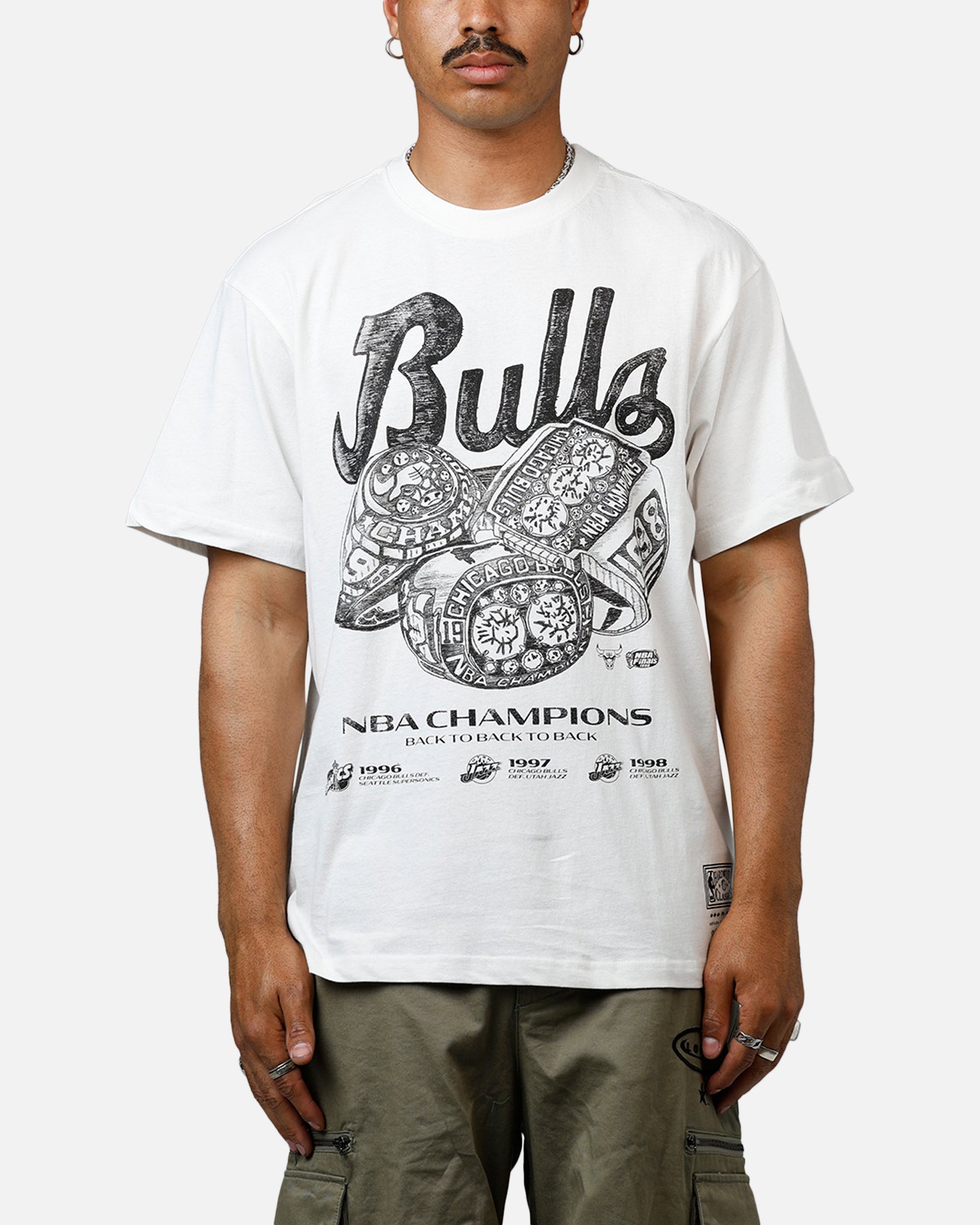 Mitchell & Ness Chicago Bulls 3 Rings T-Shirt Vintage White、mySite、zt4zffjzw
