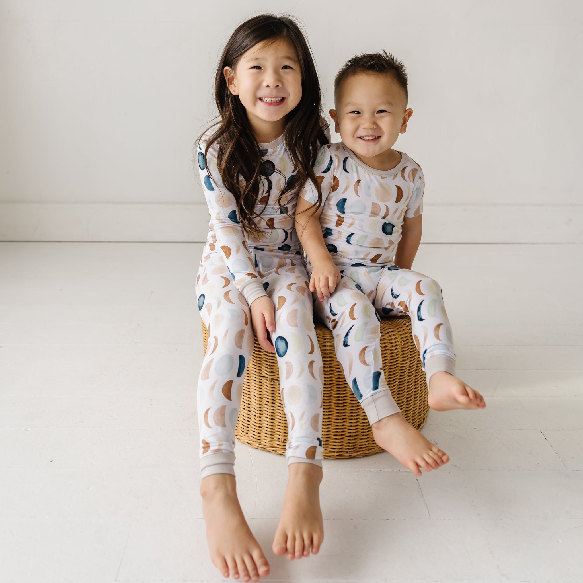 Luna Neutral Two-Piece Short Sleeve Pajama Set、mySite、g9winljtr