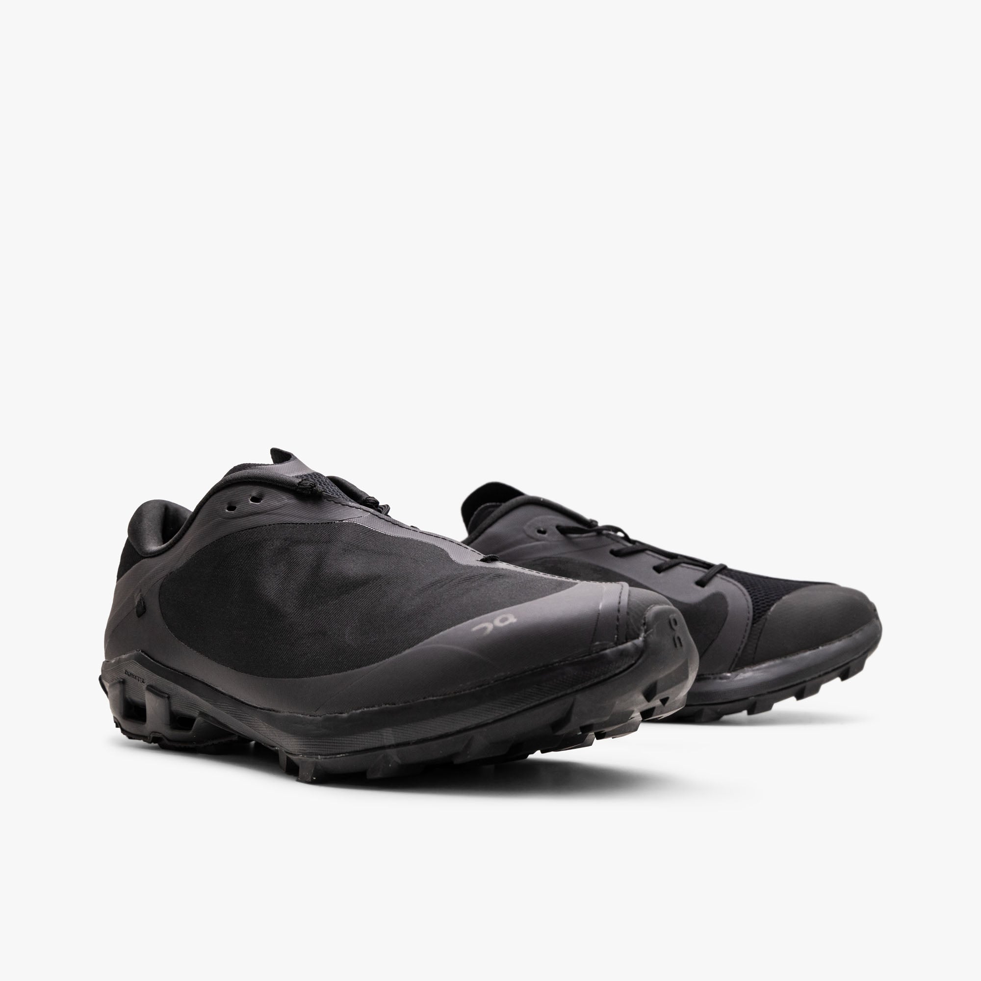  On x PAF Cloudventure Peak All Black、mySite、merchandisen