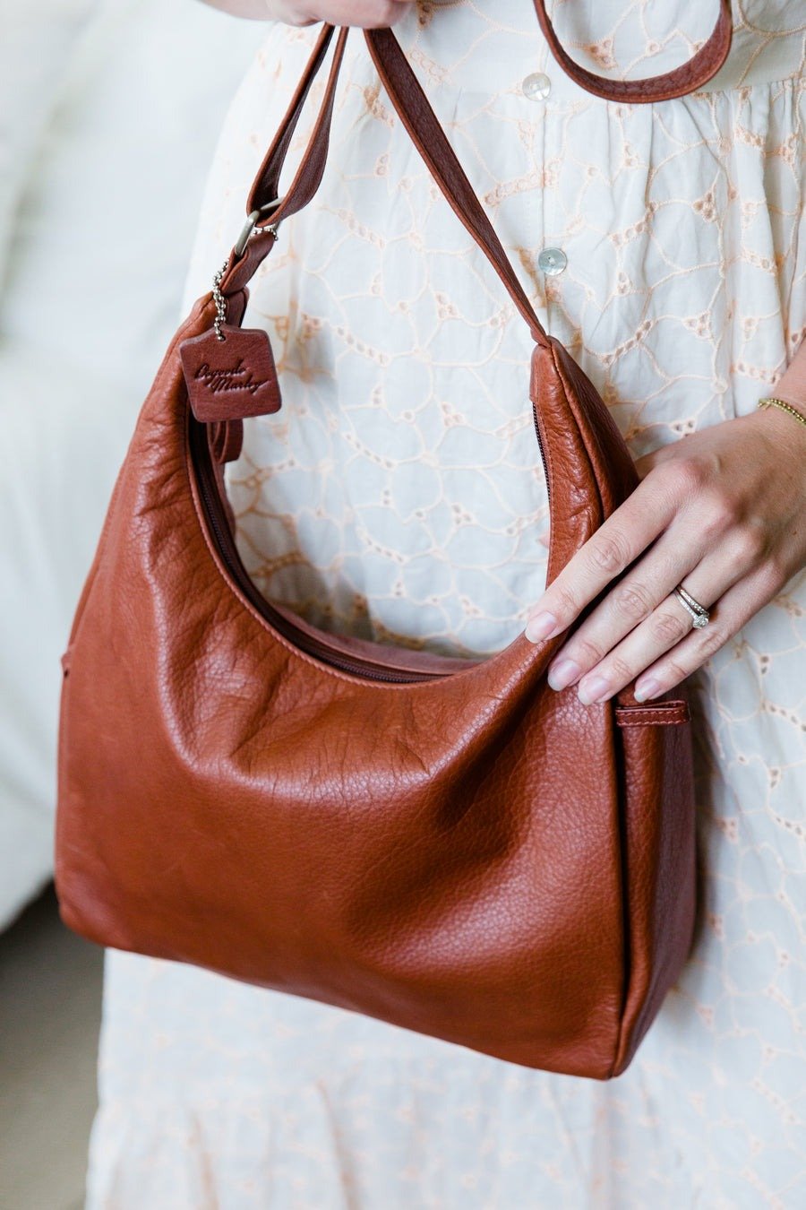  Sydney Crossbody Hobo | Leather | Brandy、mySite、preschool7hills