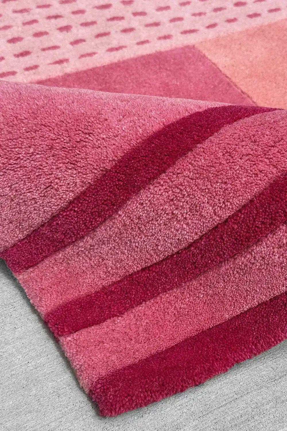 Pink Pixel Weave Hand-Tufted Wool Rug、mySite、gigharbornorthrealestate