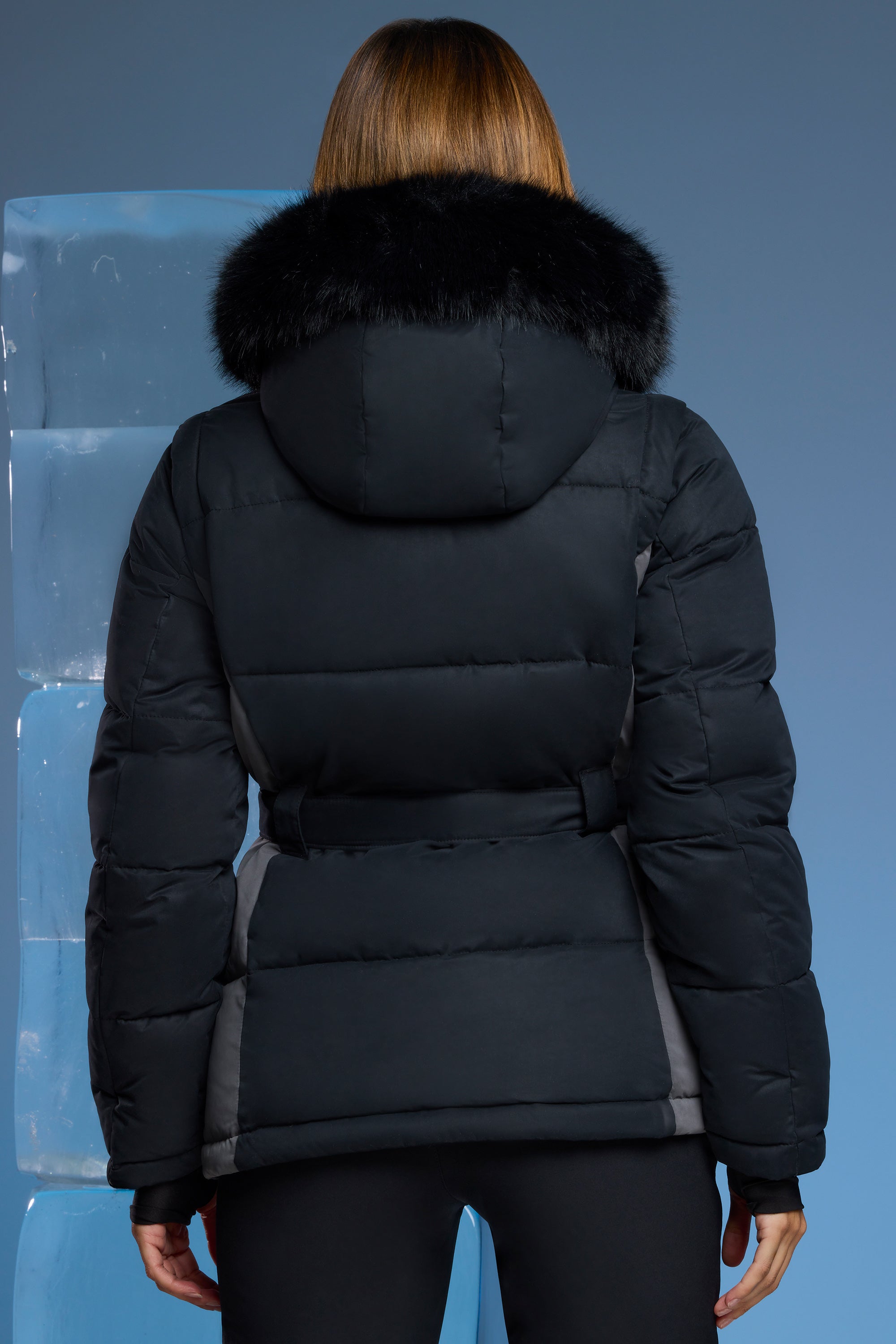 Ski Jacket with Detachable Sleeves in Black、mySite、solidvoid