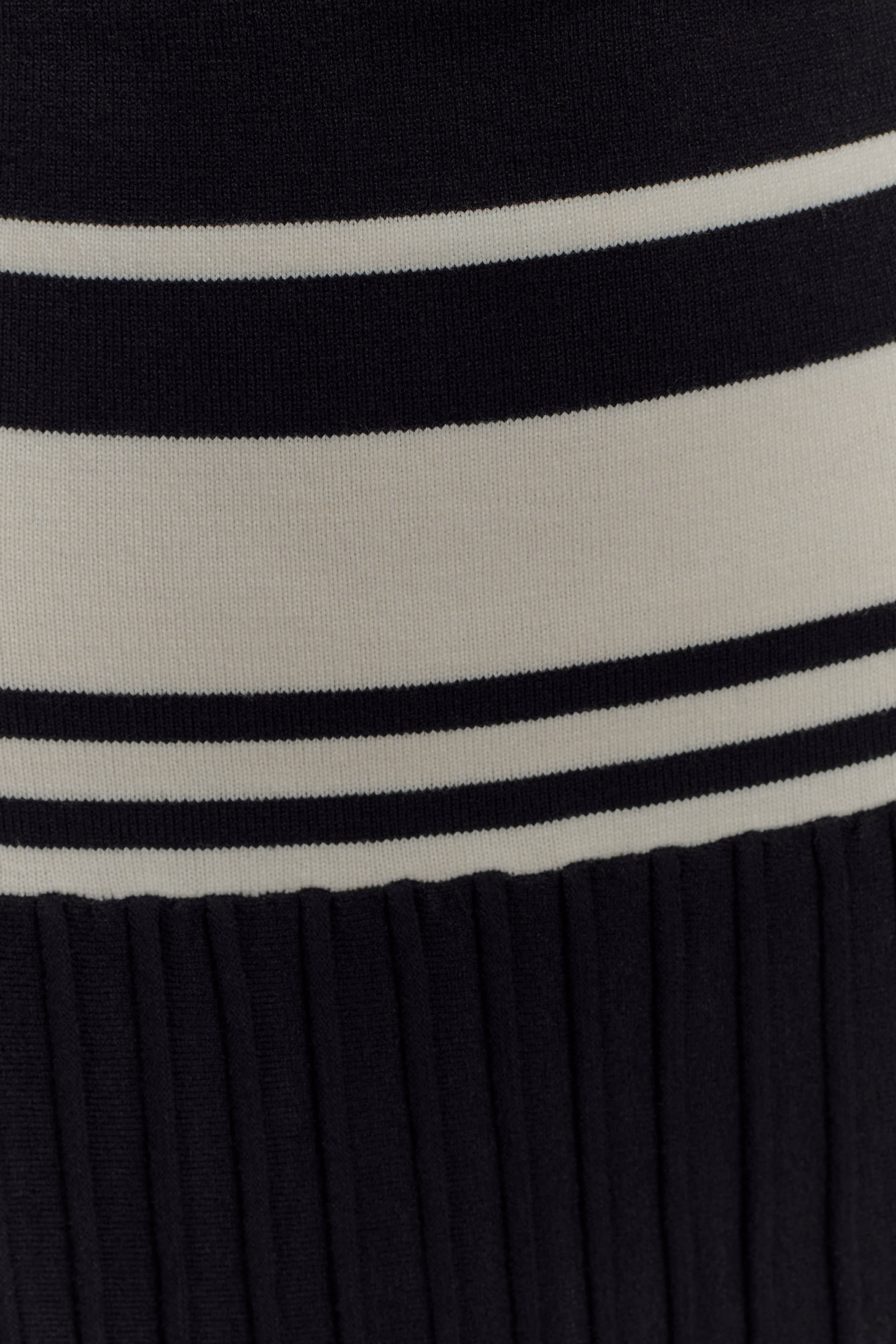 Solaris Strapless Contrast Knit Maxi Dress - Black/White、mySite、solidvoid