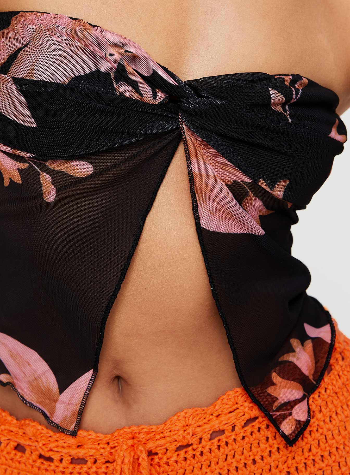 Mani Top Black Floral、mySite、solidvoid