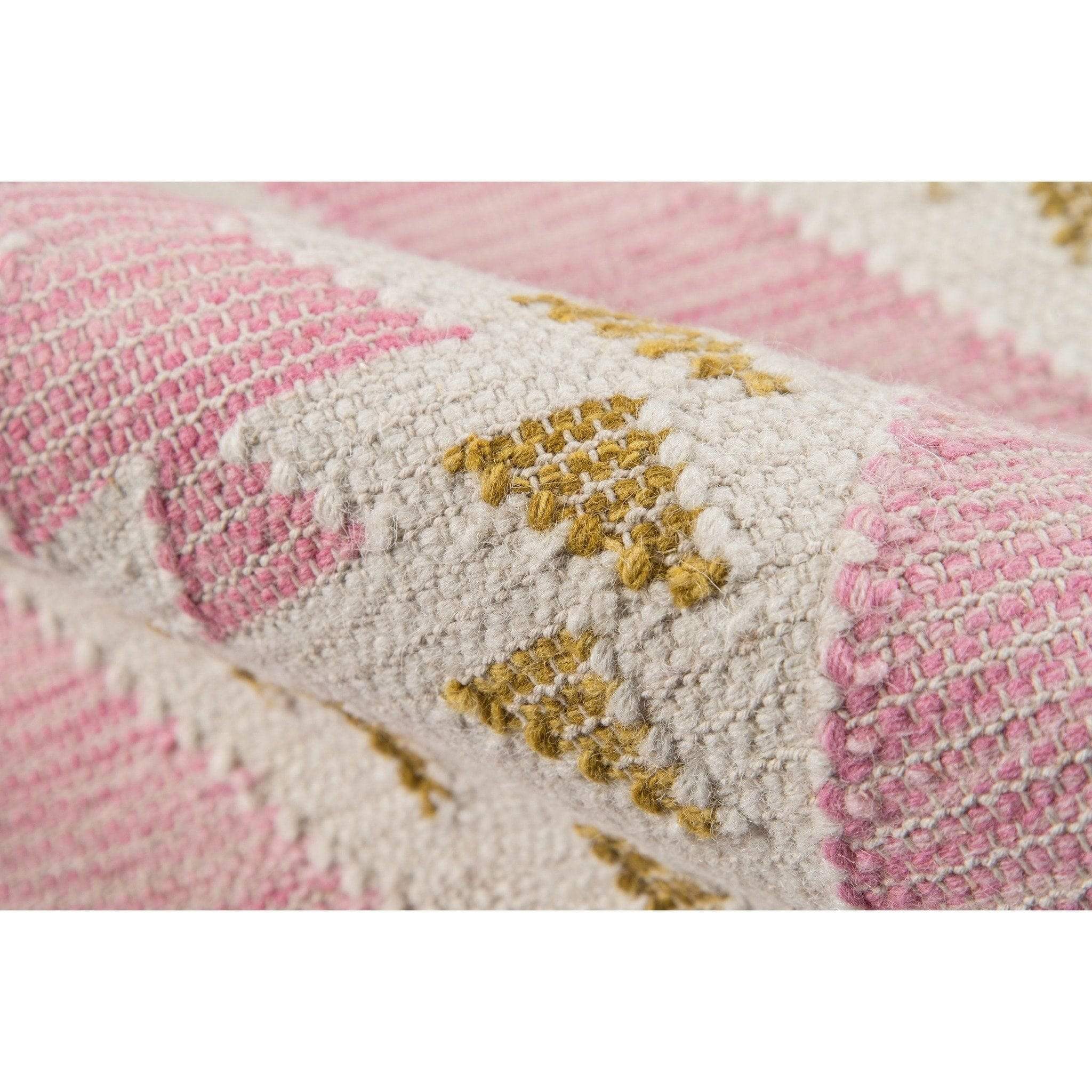 Novogratz Indio Pink Area Rug、mySite、gigharbornorthrealestate