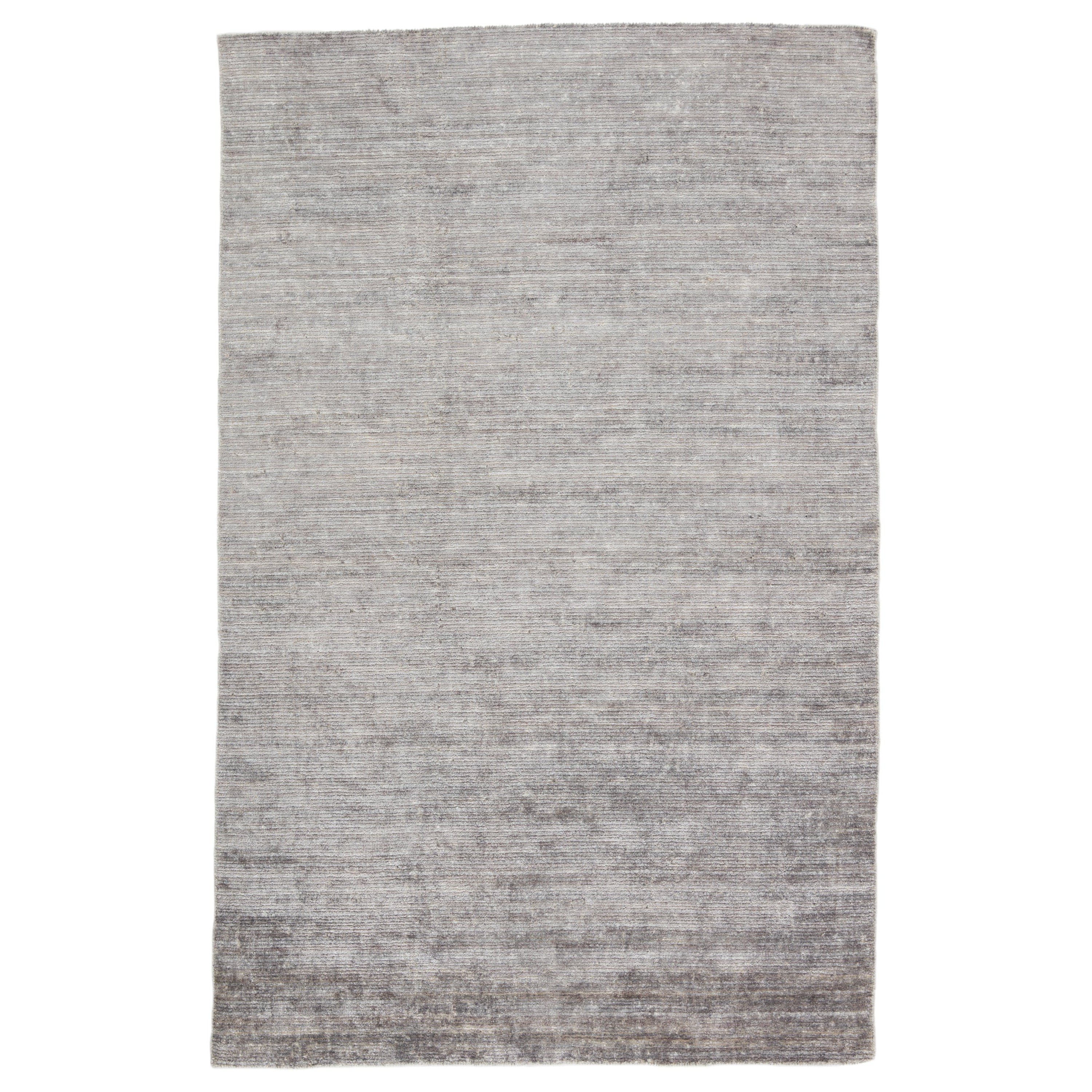 Ardis Handmade Solid Silver White Area Rug、mySite、gigharbornorthrealestate