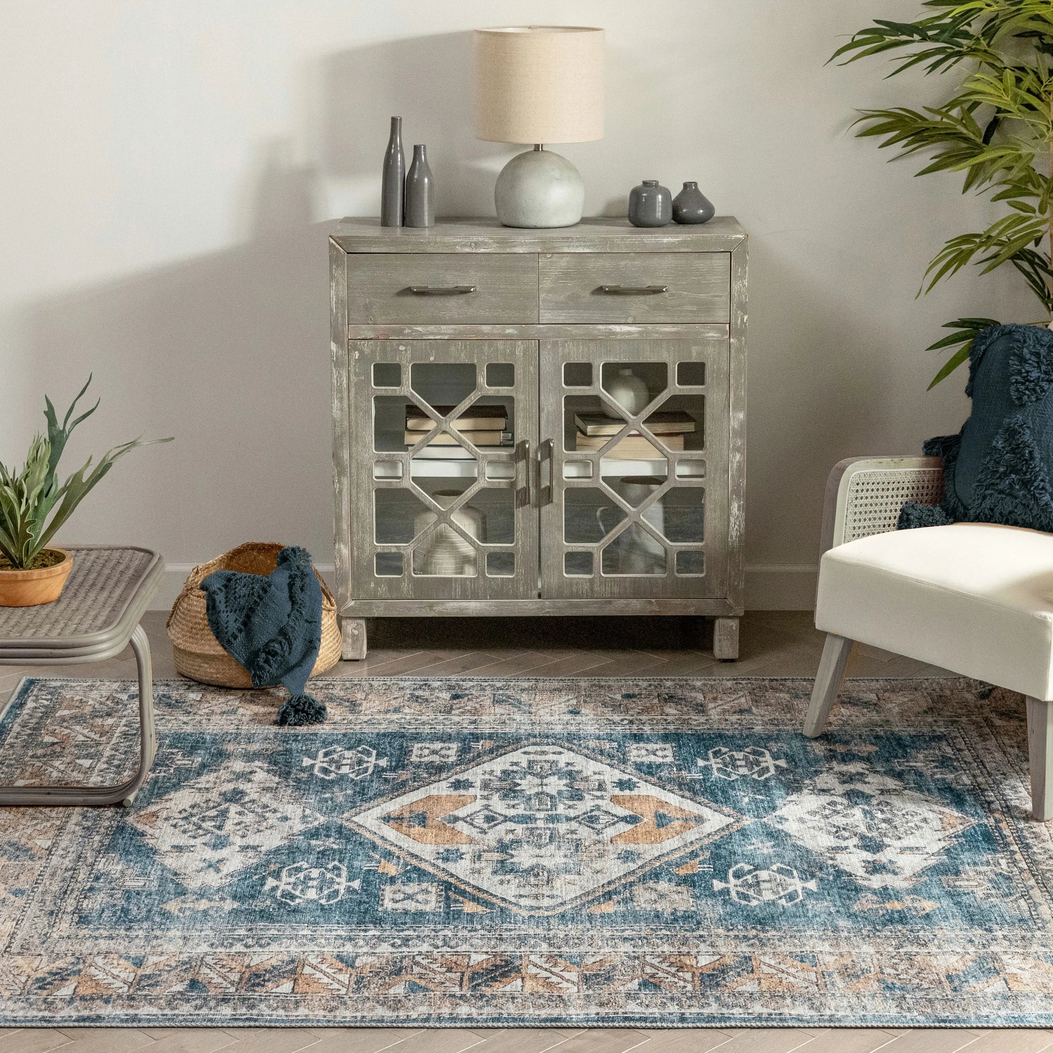 Habra Machine Washable Vintage Medallion Oriental Light Blue Flat-Weave Distressed Rug、mySite、gigharbornorthrealestate