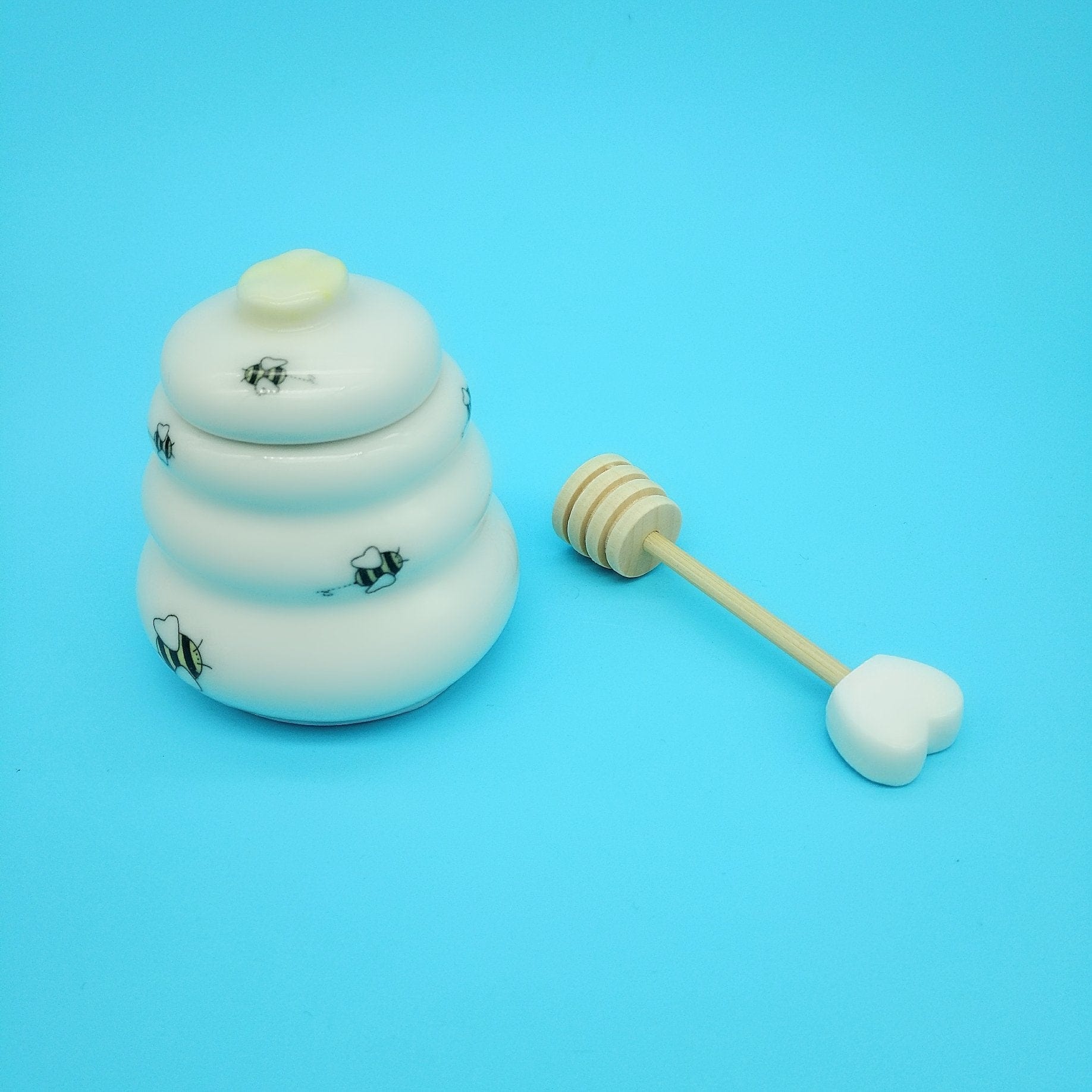 Honey Bee Salt and Pepper Shakers and Honey Pot--TOO cute! *、mySite、g9winljtr