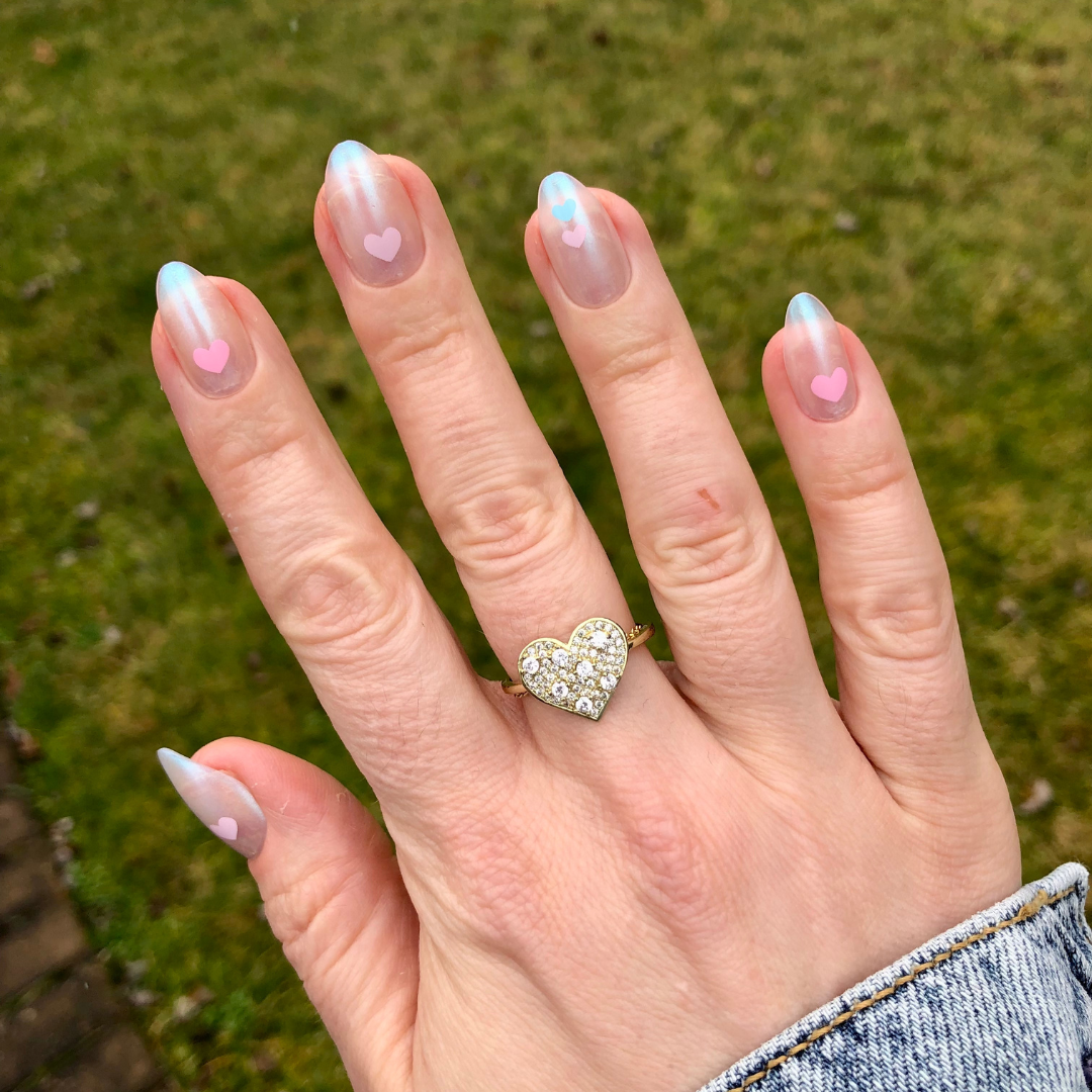 Milky Chrome Hearts - Press-On | Medium | Almond、mySite、solidvoid