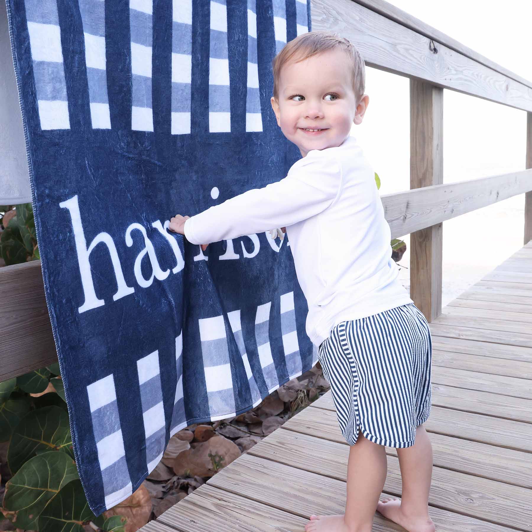  Navy Seersucker Personalized Kids Beach Towel、mySite、layawaytickets
