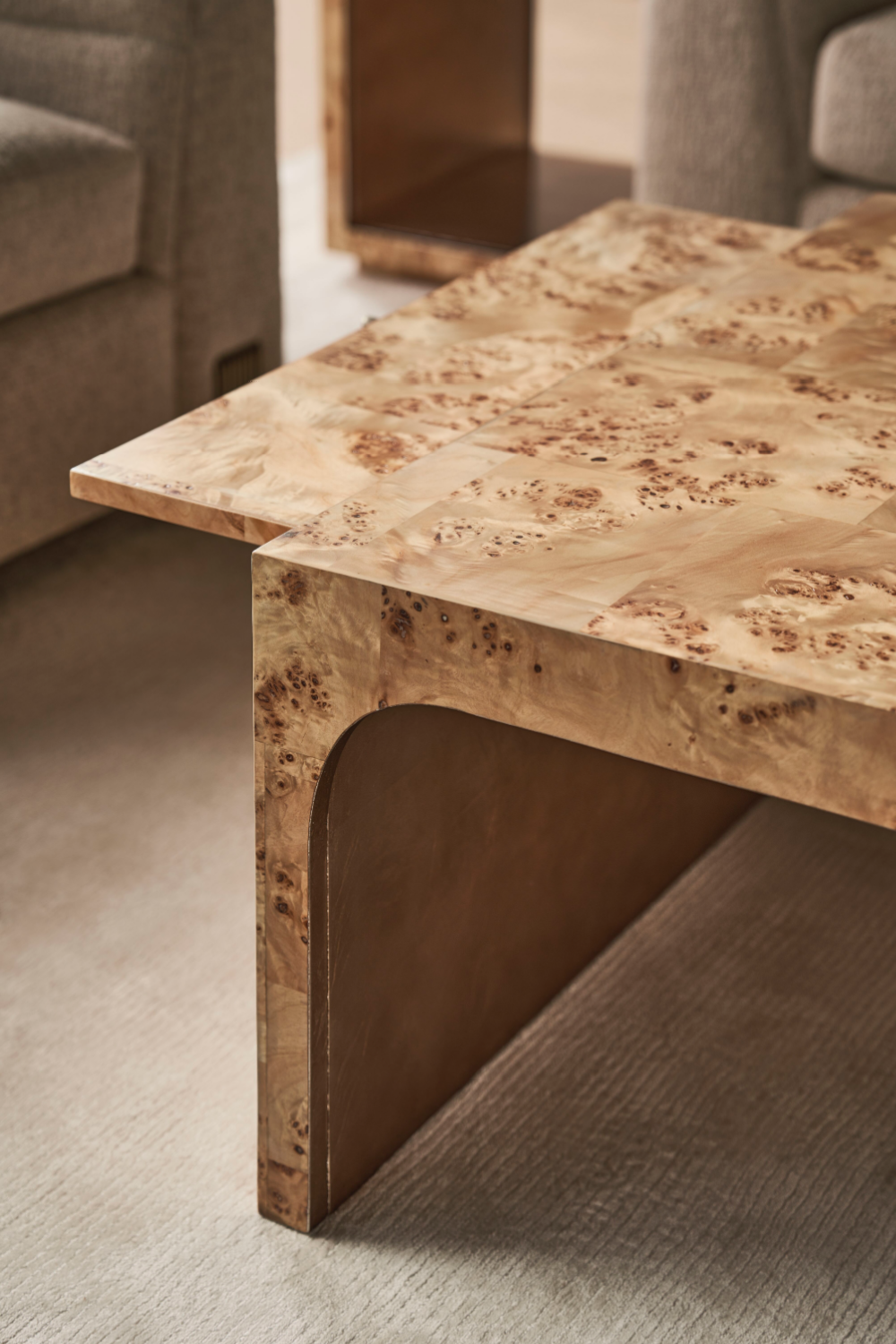 Cocktail Table With Pull-Out Tray | Caracole Burlesque、mySite、neckold