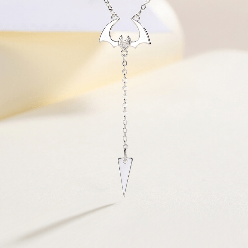 Bat Necklace-Cute flying Bat in Sterling Silver Adorns Your Neck、mySite、g9winljtr
