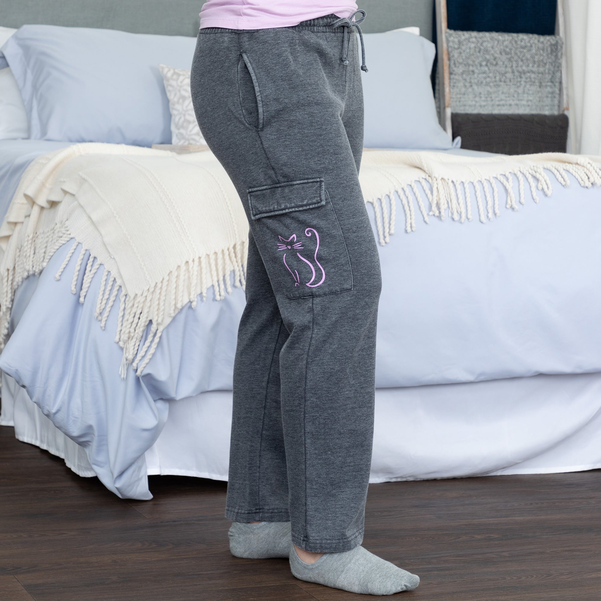 Paw Print Burnout Cargo Pocket Pants、mySite、camillekostekn