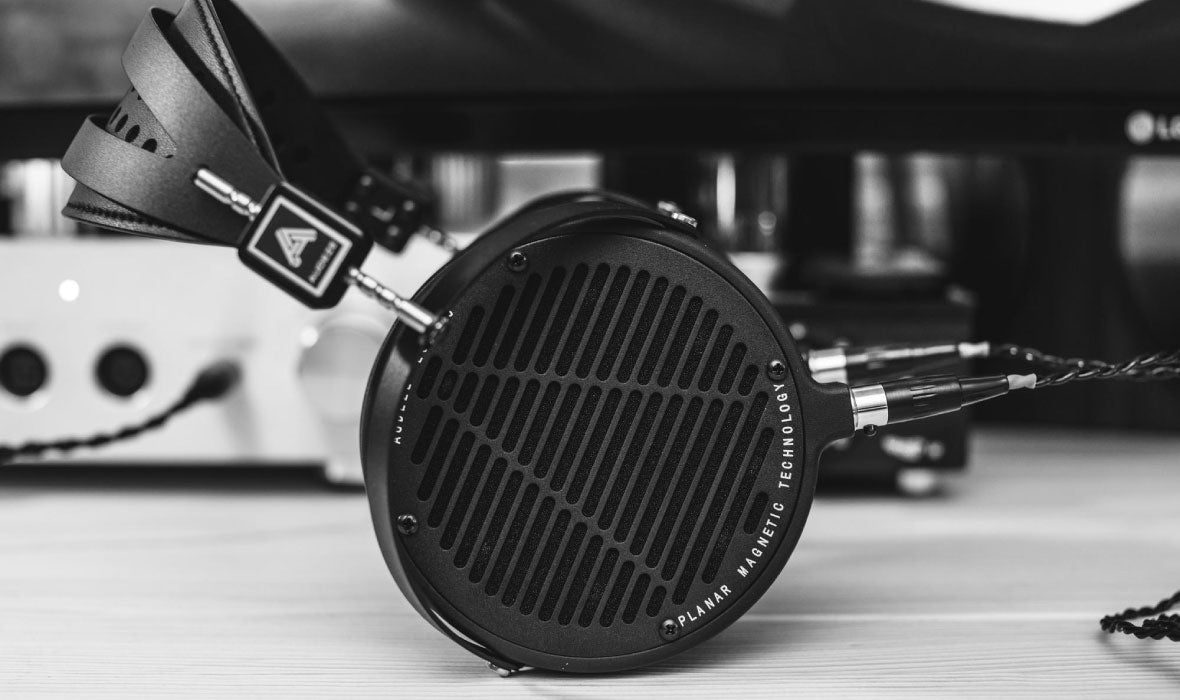 Headphone-Zone-Audeze-LCD2-Classic