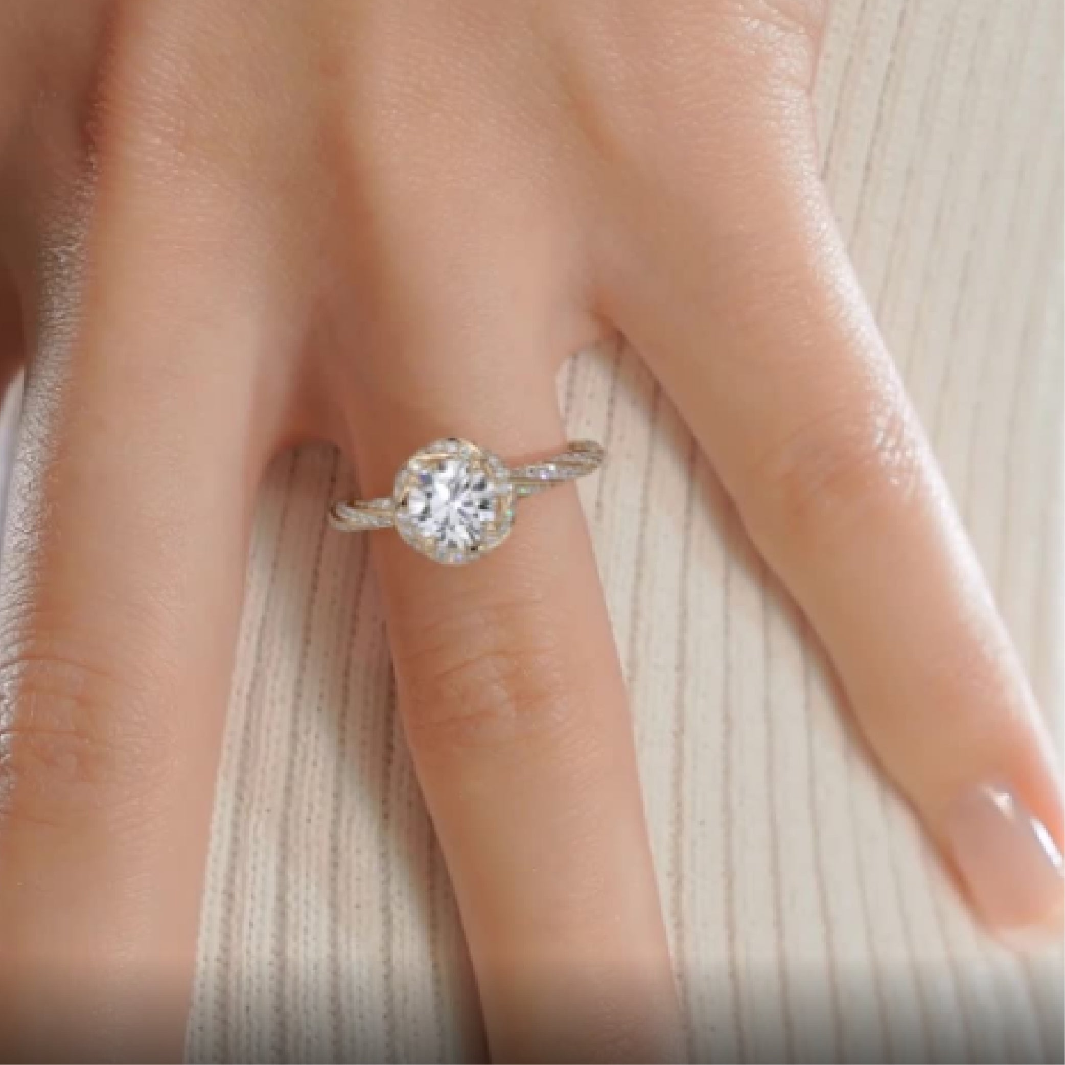 Joanne Diamond Engagement Ring -18K Yellow Gold、mySite、hinf8tx79