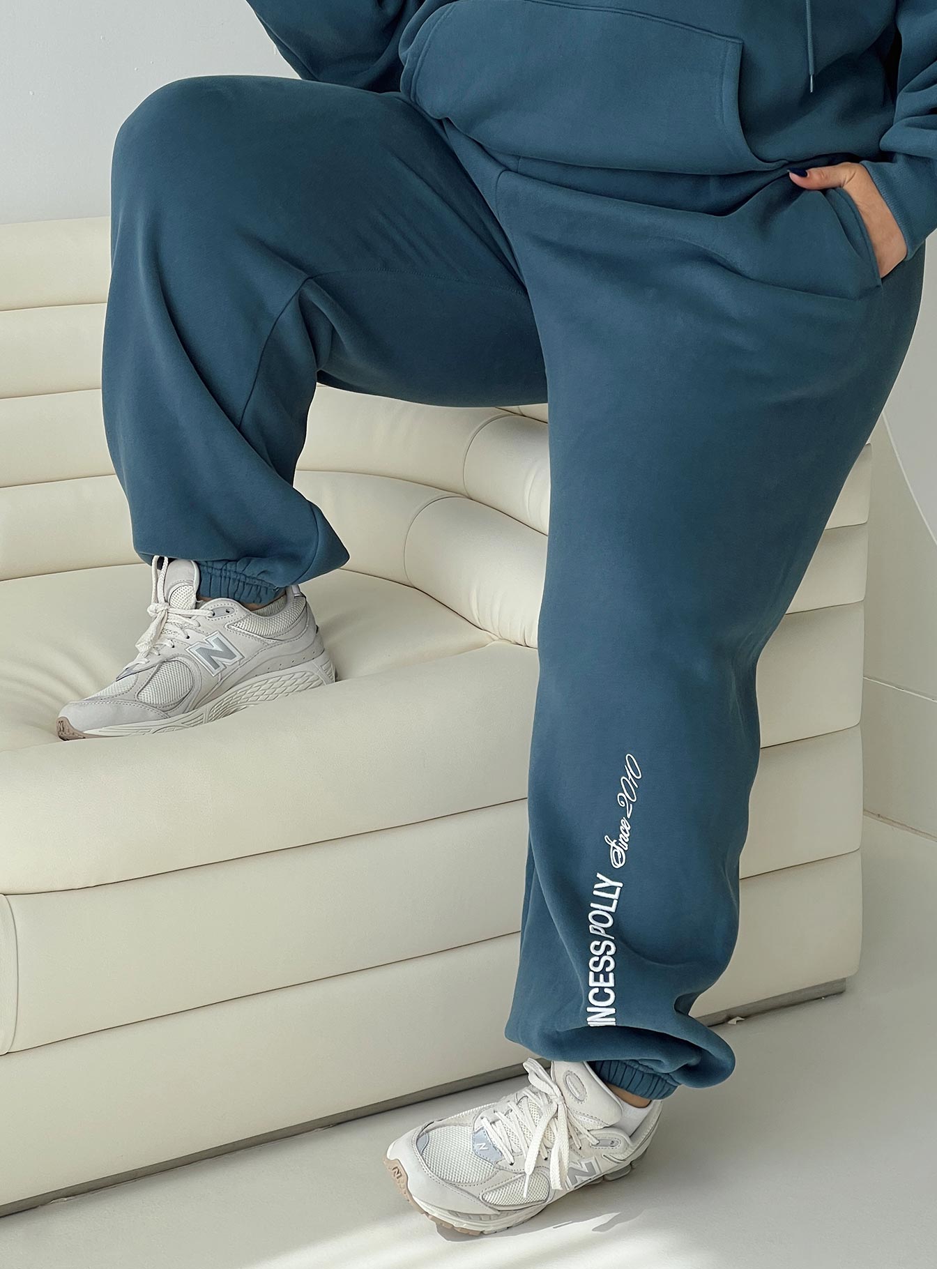 Princess Polly Track Pants Block / Cursive Text Slate Curve、mySite、solidvoid