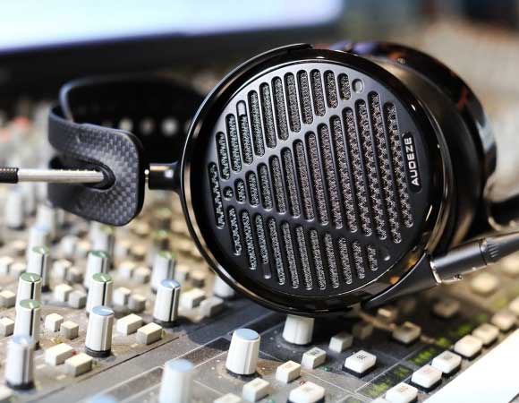 Headphone-Zone-Audeze-LCD-5