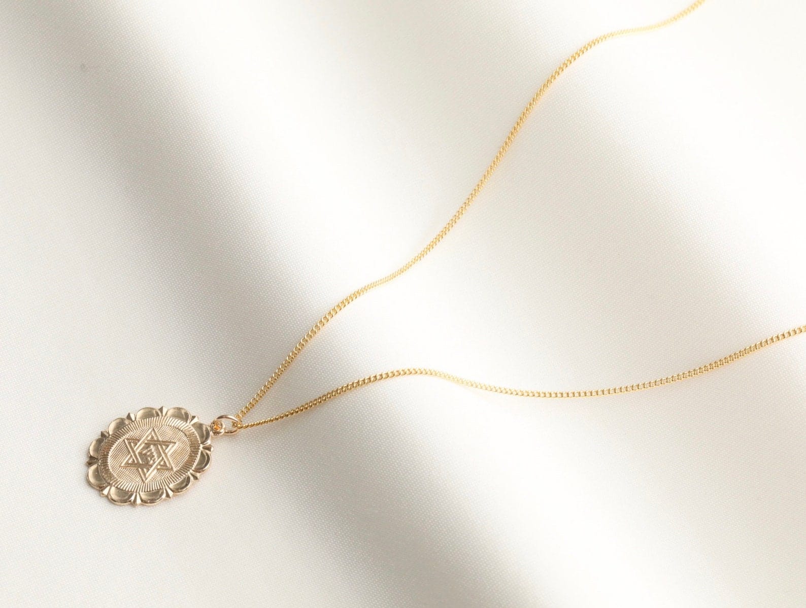 Star of David Gold Medallion Necklace、mySite、topwebapps