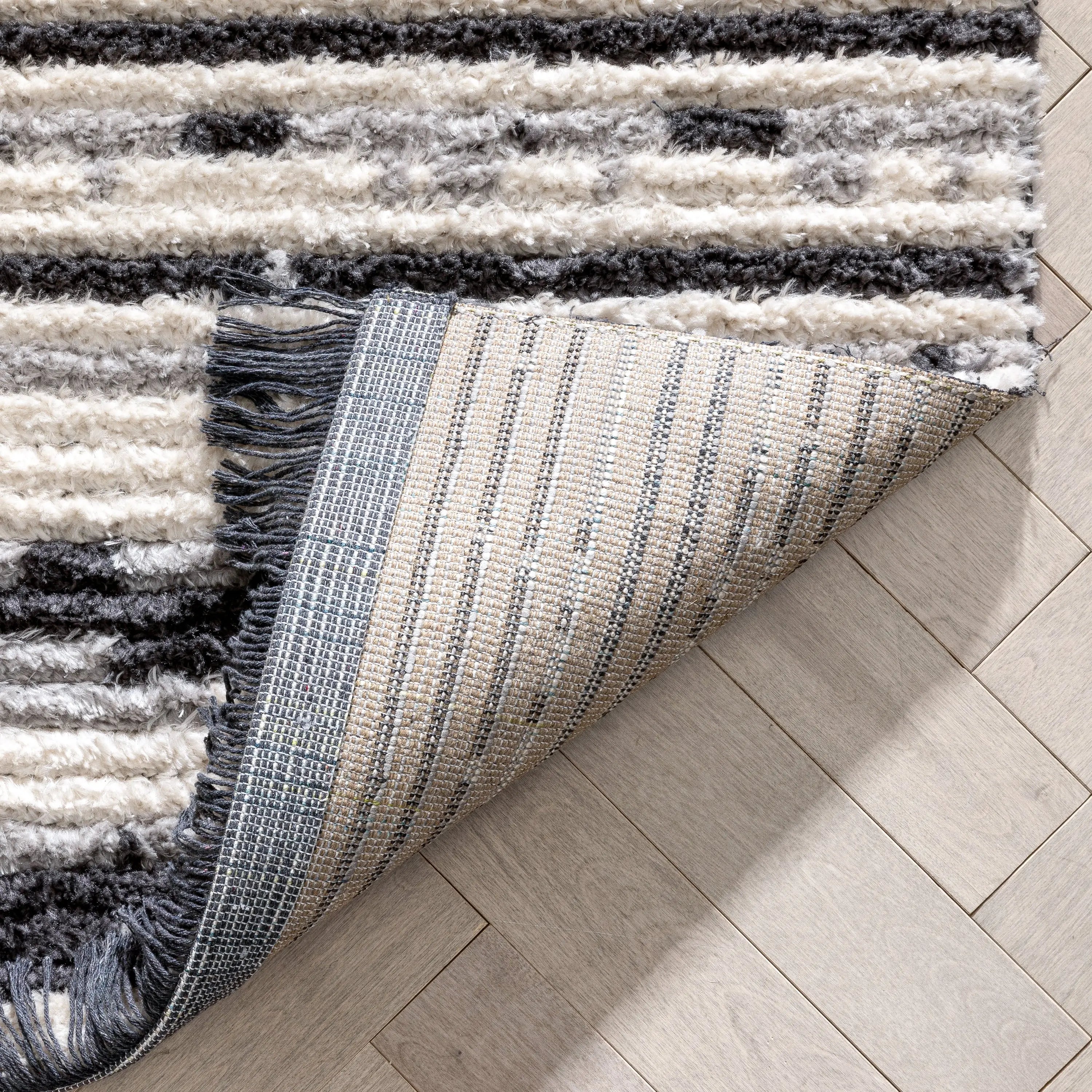 Sakari Moroccan Diamond Medallion Pattern Grey High-Low Textured Pile Rug、mySite、gigharbornorthrealestate