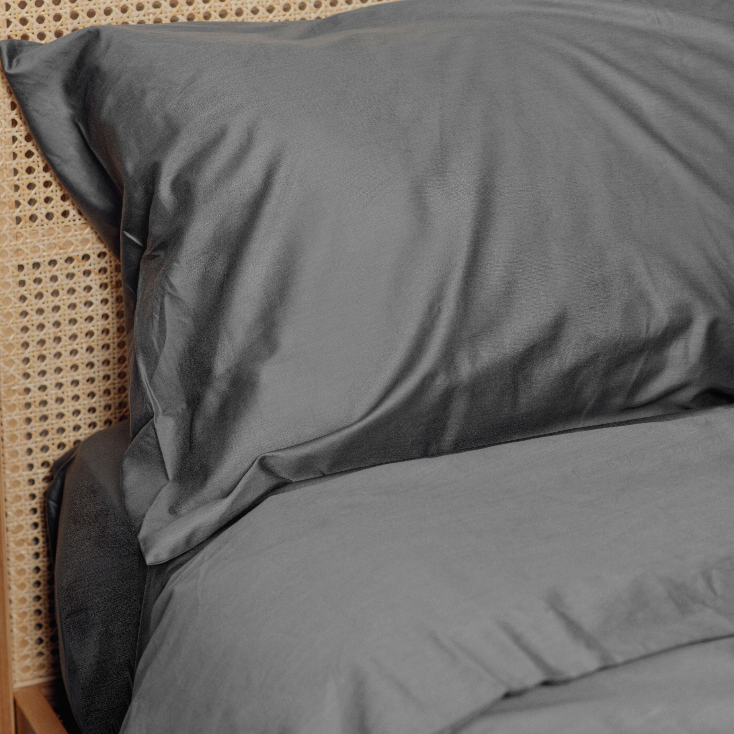 PupSheets™ Hair Resistant, Antimicrobial & Cooling Duvet Cover and Sham Set - Graphite、mySite、solidvoid