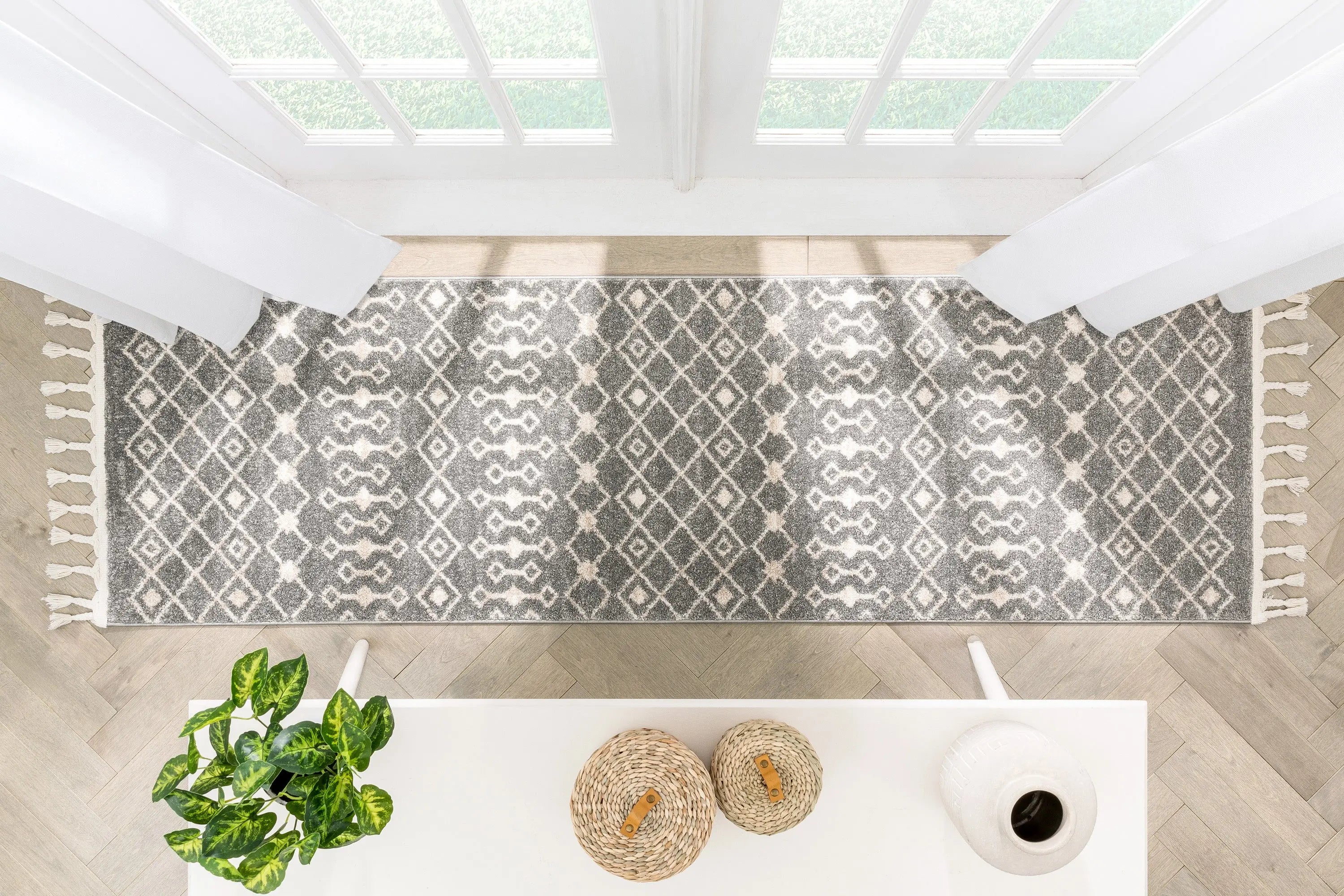 Transistora Nordic Tribal Trellis Pattern Grey Rug、mySite、gigharbornorthrealestate