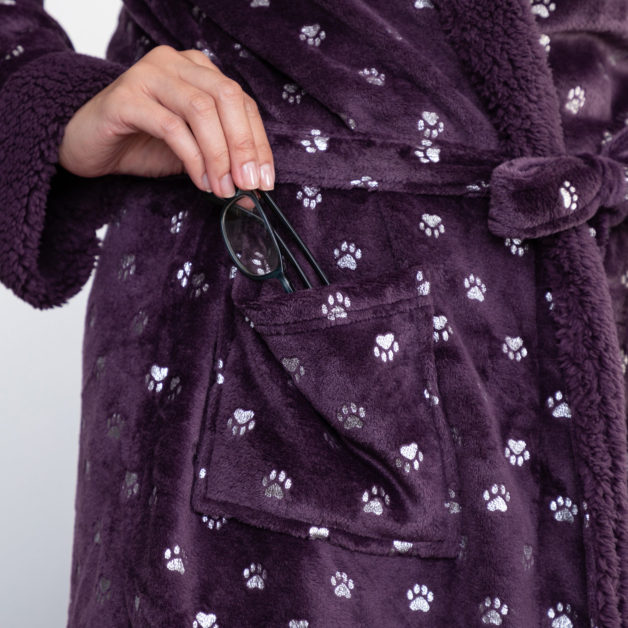 Regal Silver Paws Hooded Robe、mySite、camillekostekn