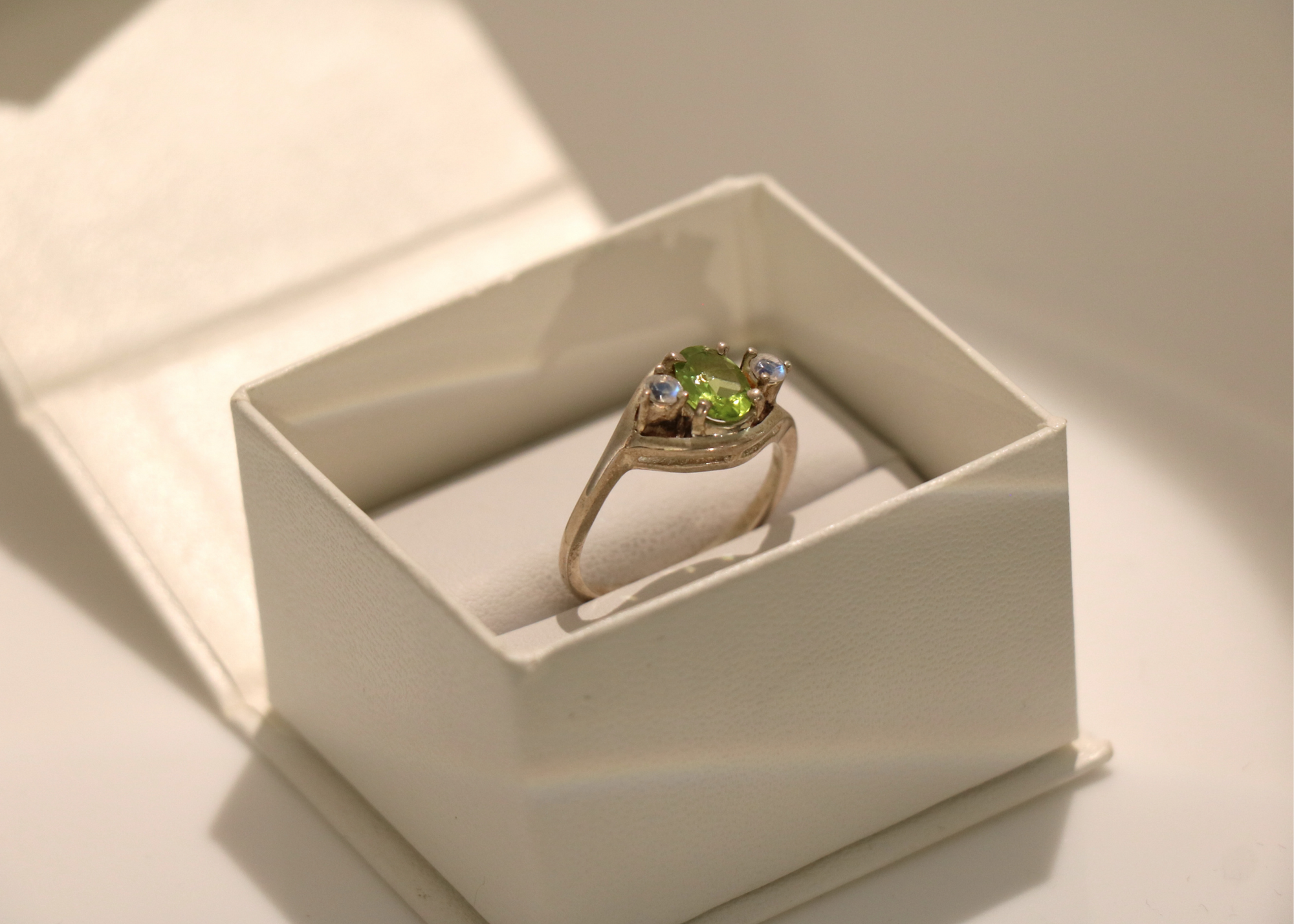 Faceted Peridot & Rainbow Moonstone Ring (Sterling Silver)、mySite、topwebapps