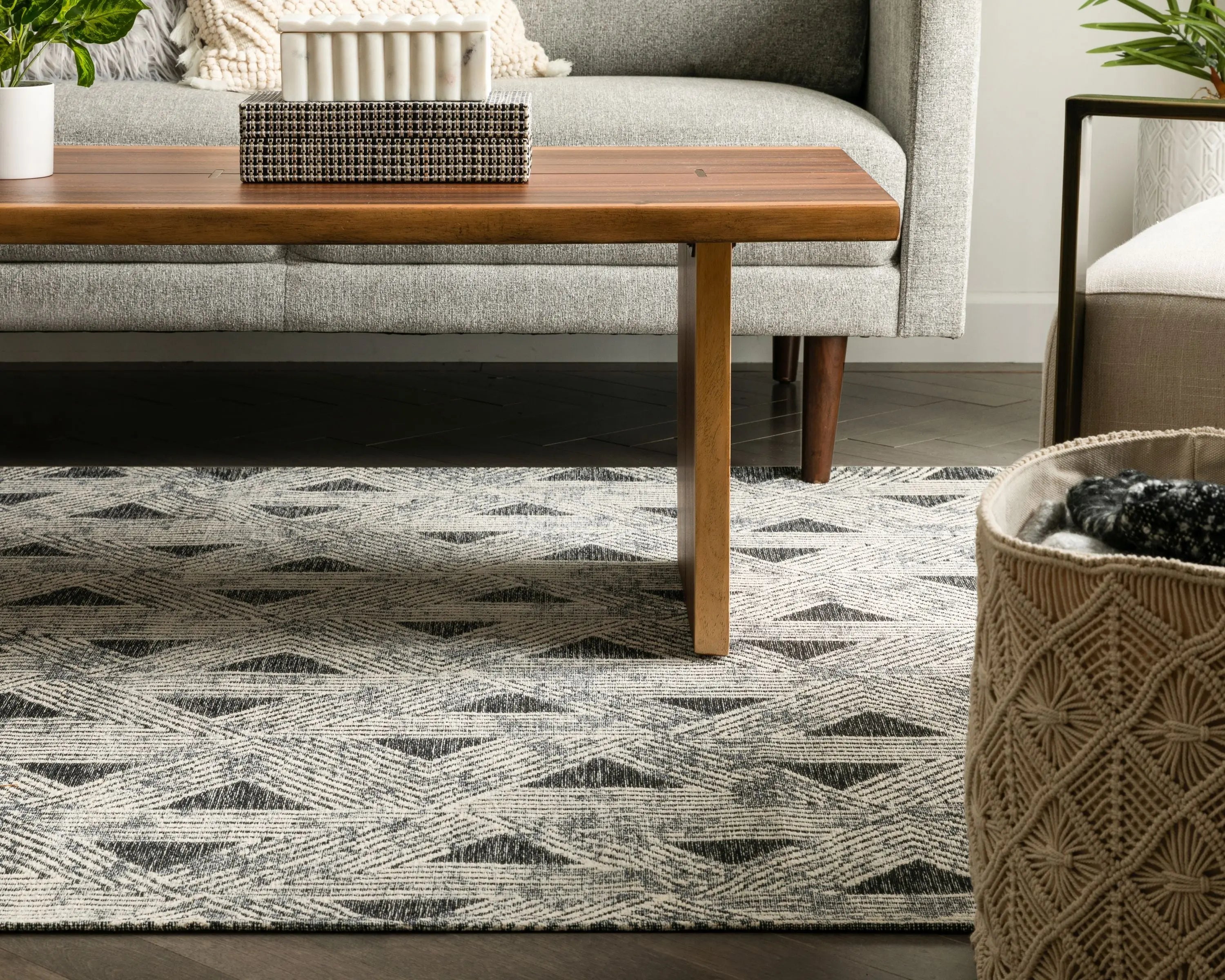 Veria Mid-Century Modern Geometric Grey 5'3 x 7'3 Kilim-Style Rug、mySite、gigharbornorthrealestate