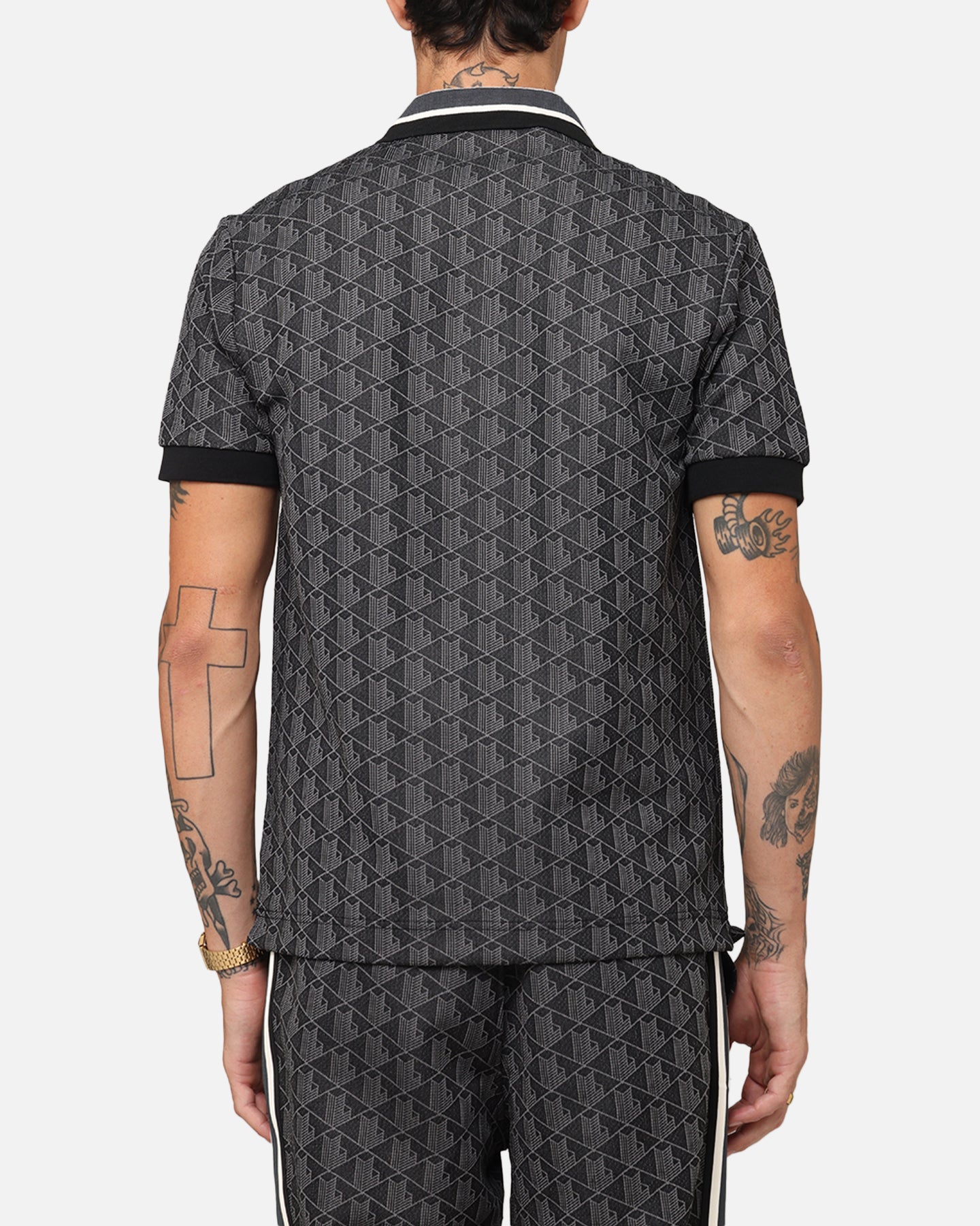 {product_title} - {shop_name}