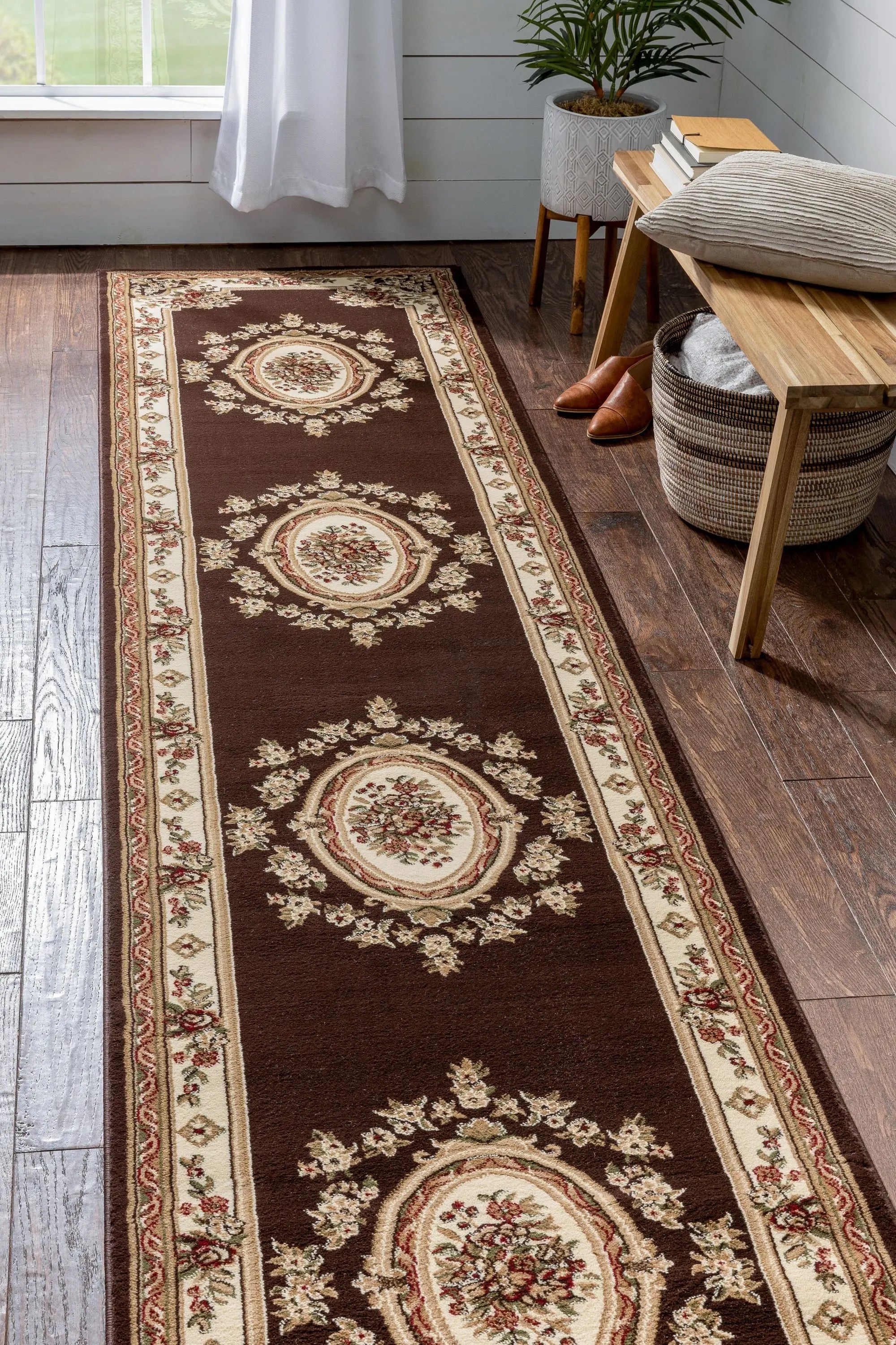 Le Petit Palais Brown Traditional Rug、mySite、gigharbornorthrealestate