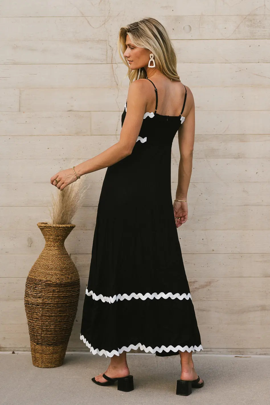 {product_title} - {shop_name}