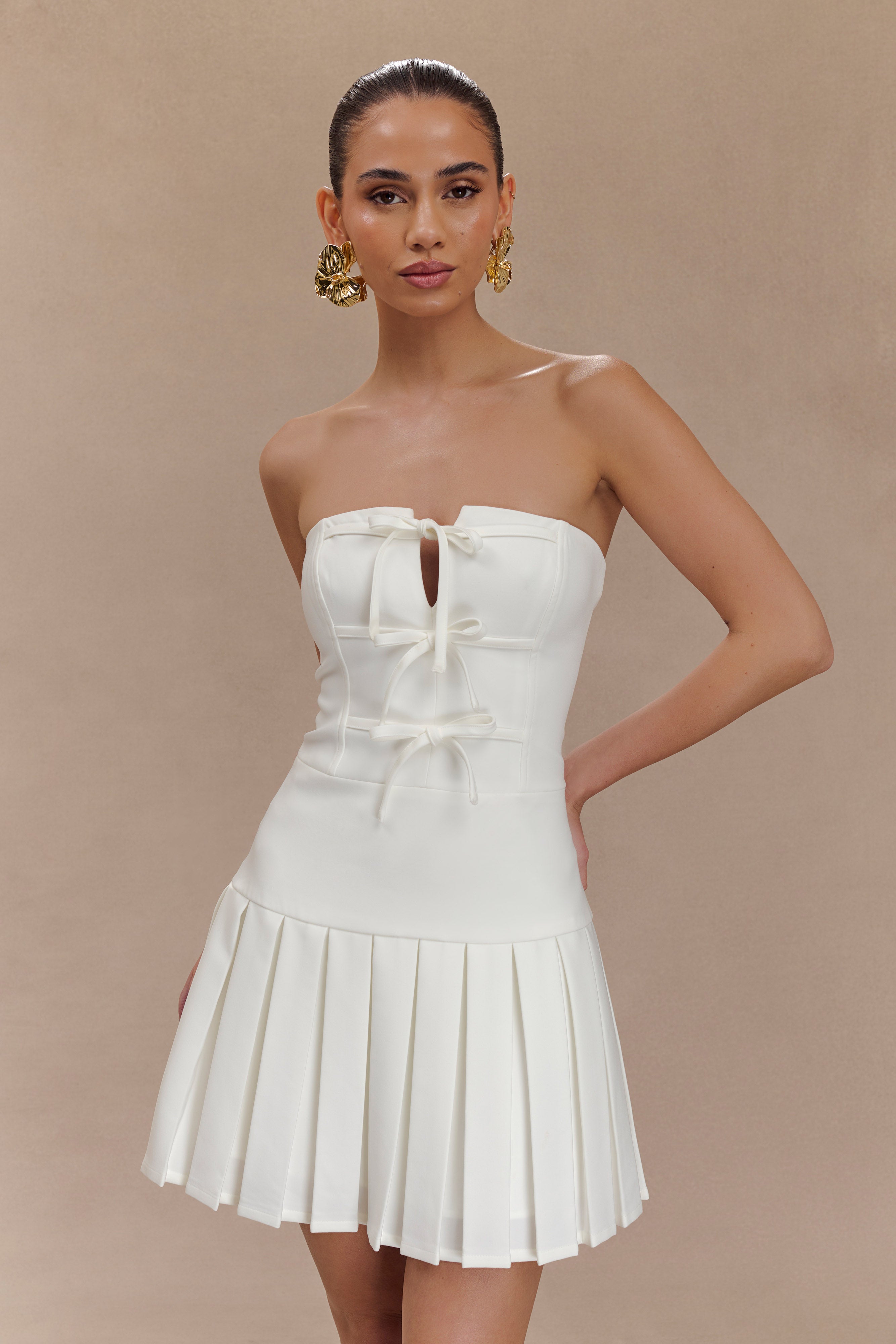 Naya Pleated Mini Dress With Ties - White、mySite、solidvoid