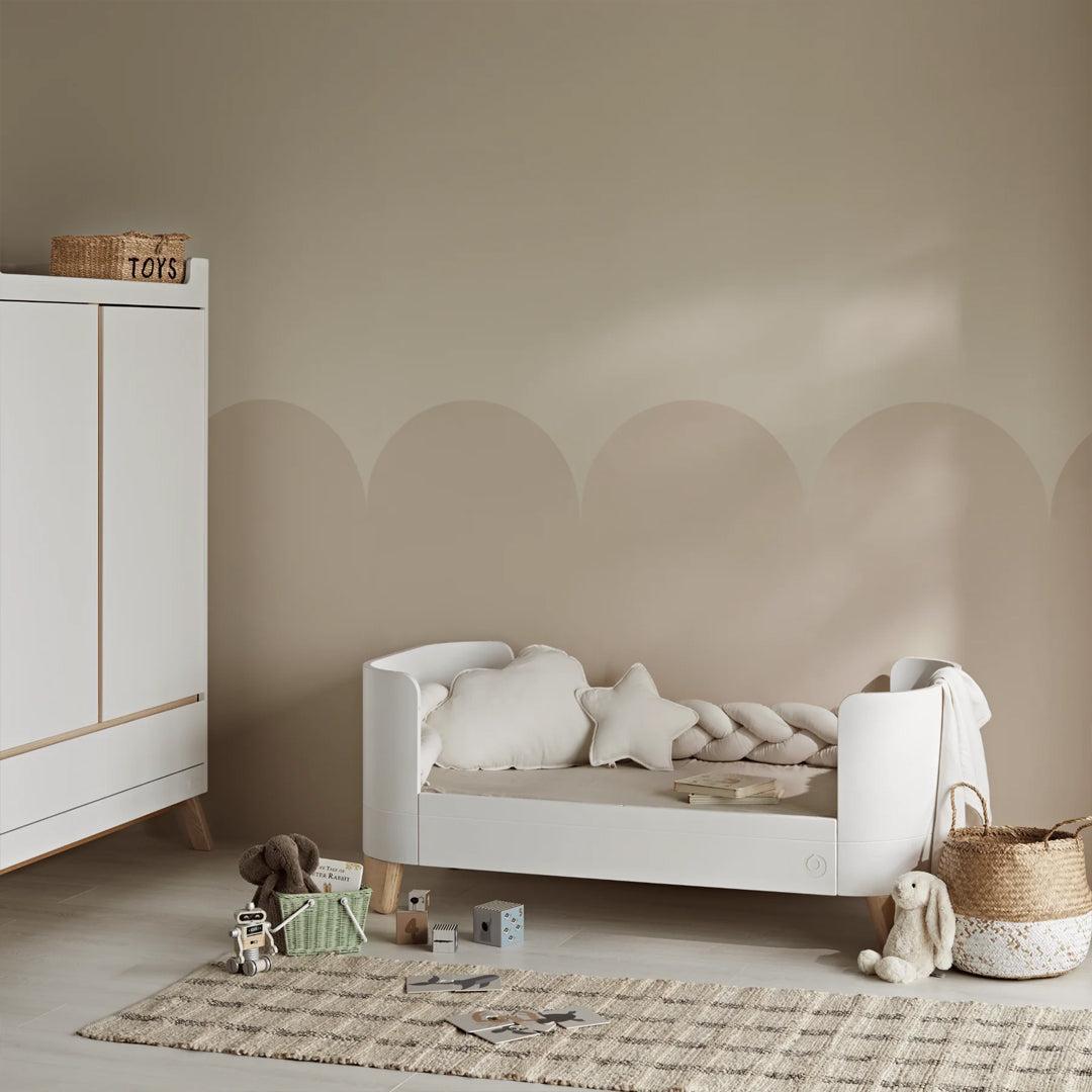  Gaia Baby Serena All-In-One and Dresser Set - White / Walnut、mySite、merchandisen