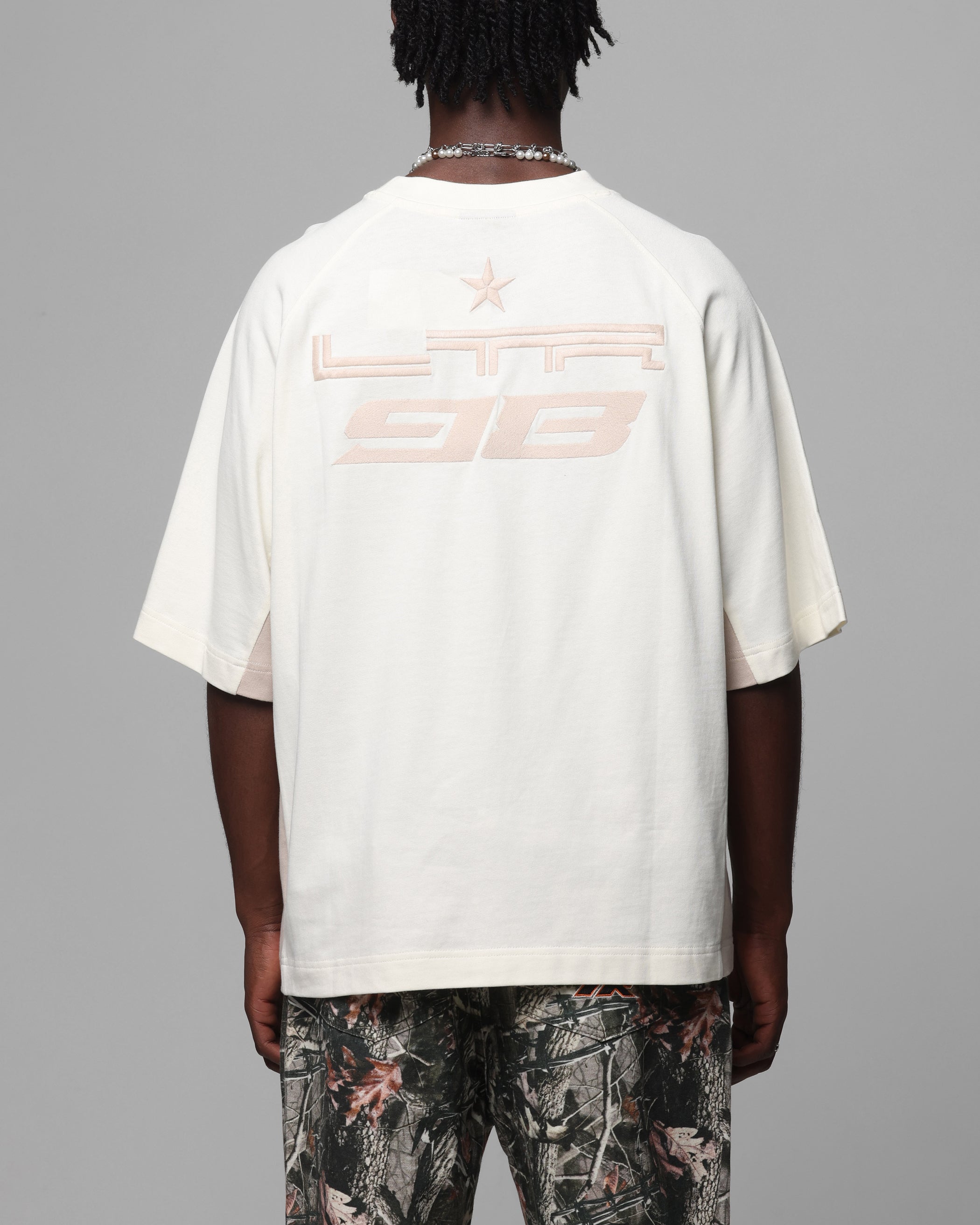 {product_title} - {shop_name}