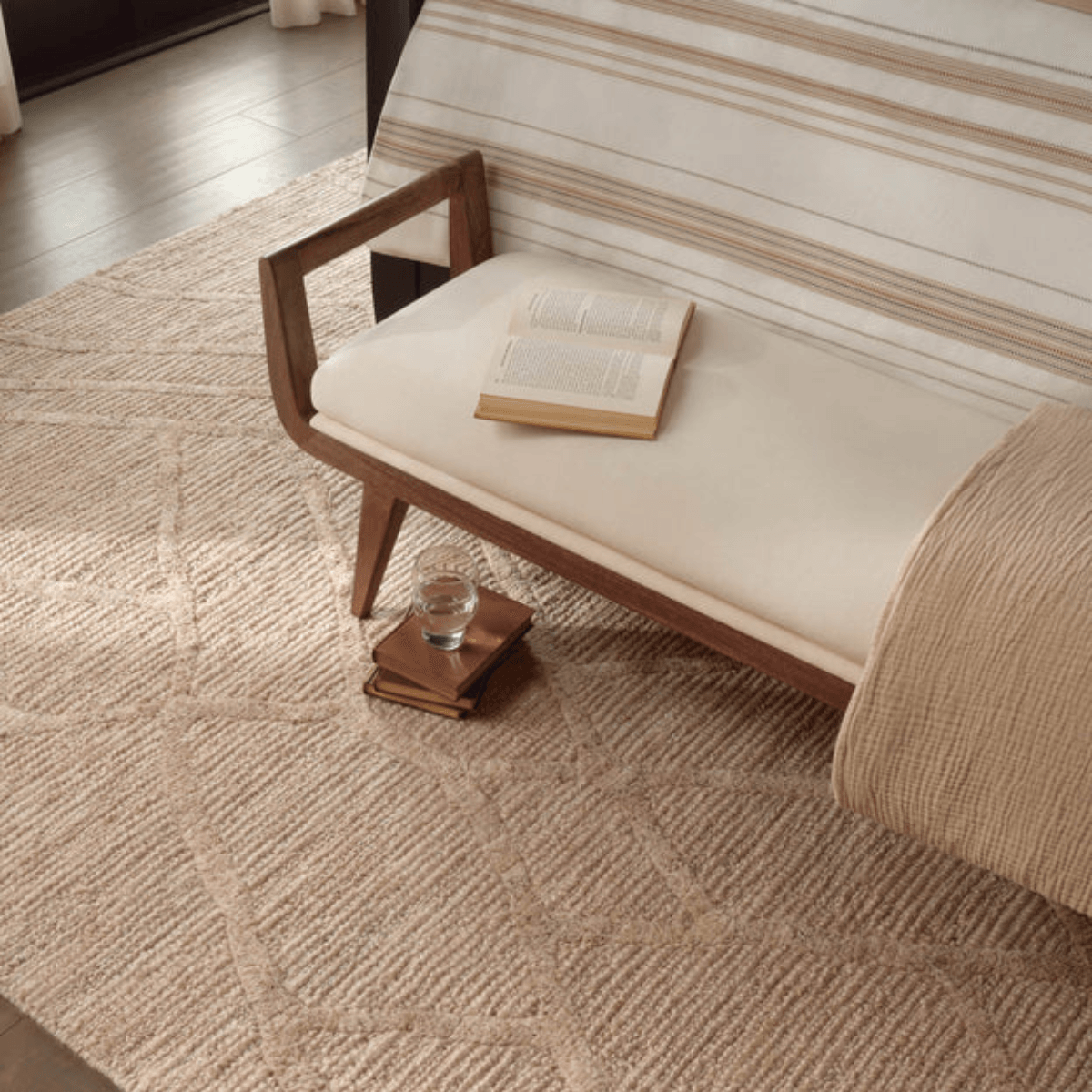 Cline Hand Woven Rug、mySite、neckold