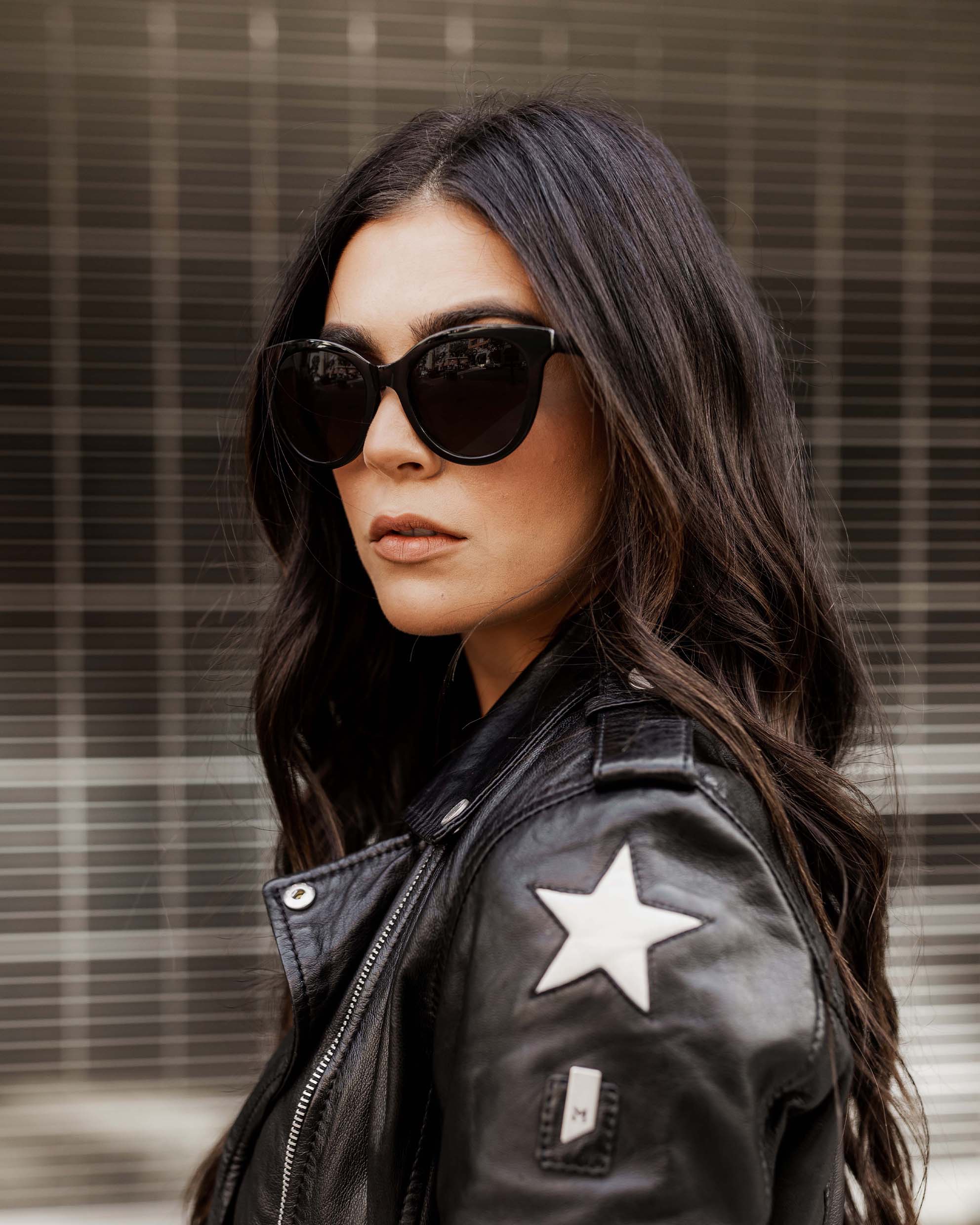 The Demi - Jet Black、mySite、botmansion