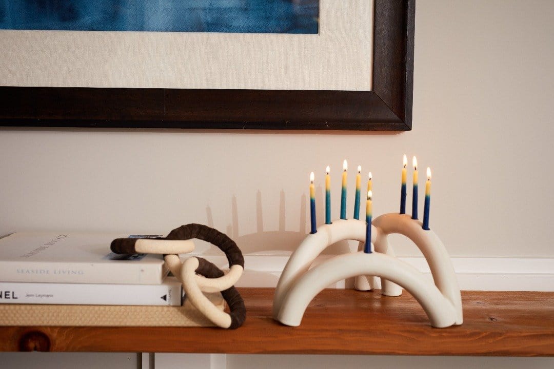 Shana Menorah by Style Union Home - Blanc or Noir Blanc、mySite、topwebapps