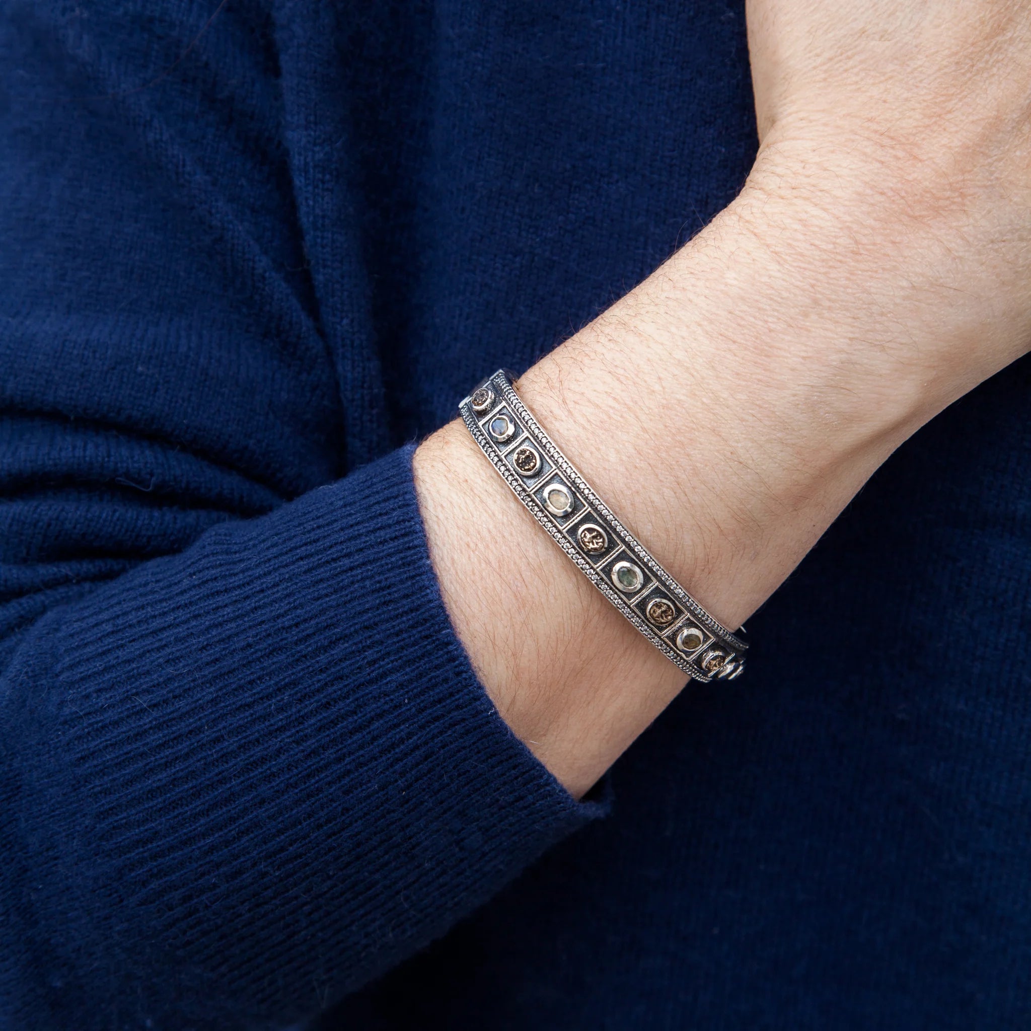  Silver Bela Small Oval Labradorite & Coin Bangle、mySite、elrpsem3k