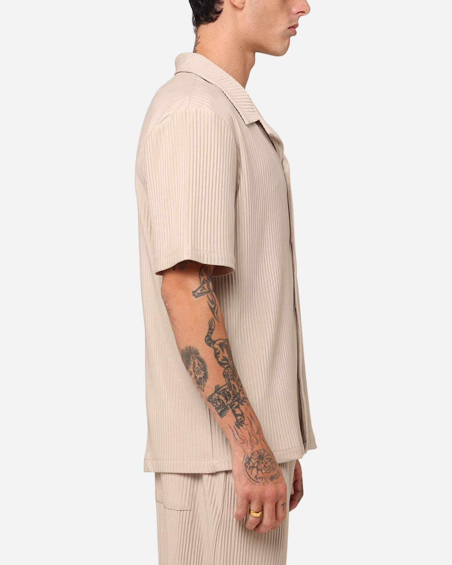 {product_title} - {shop_name}