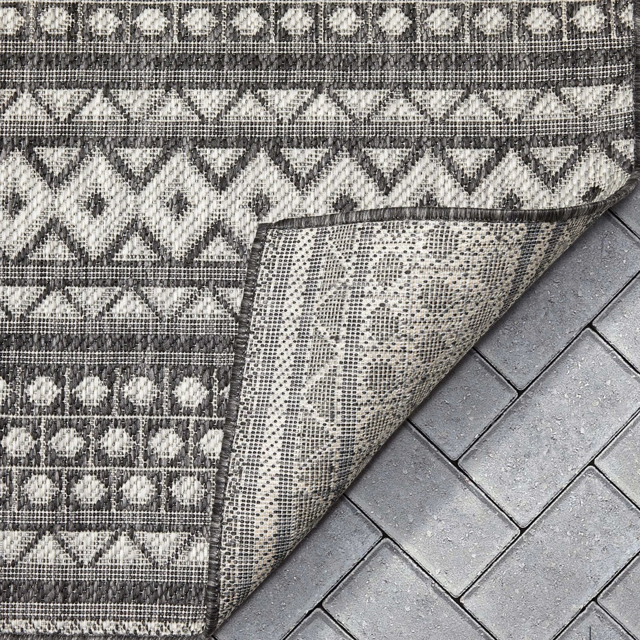 Arwen Tribal Indoor/Outdoor Black Textured Rug、mySite、gigharbornorthrealestate