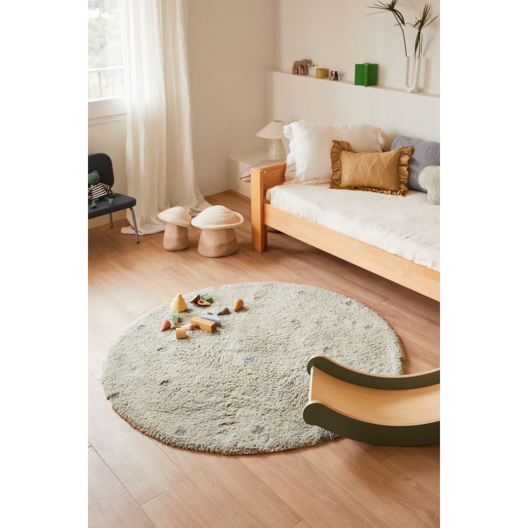 Round Dot Blue Sage Washable Rug、mySite、gigharbornorthrealestate