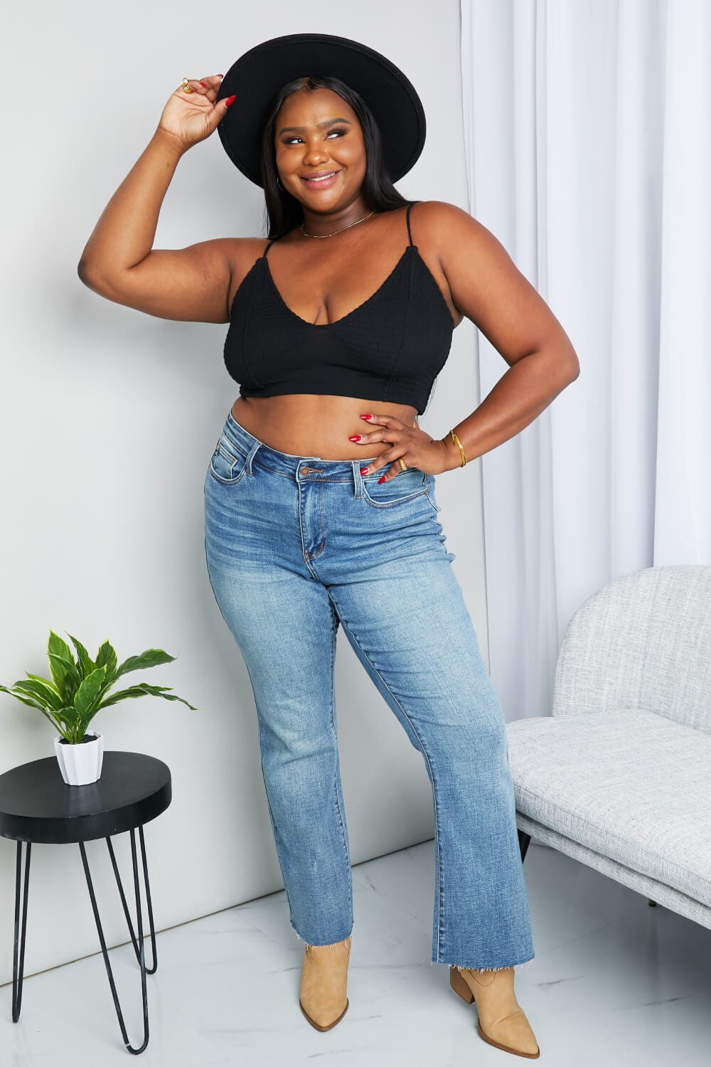 Zenana Full Size Textured Spaghetti Strap Bralette in Black、mySite、g9winljtr