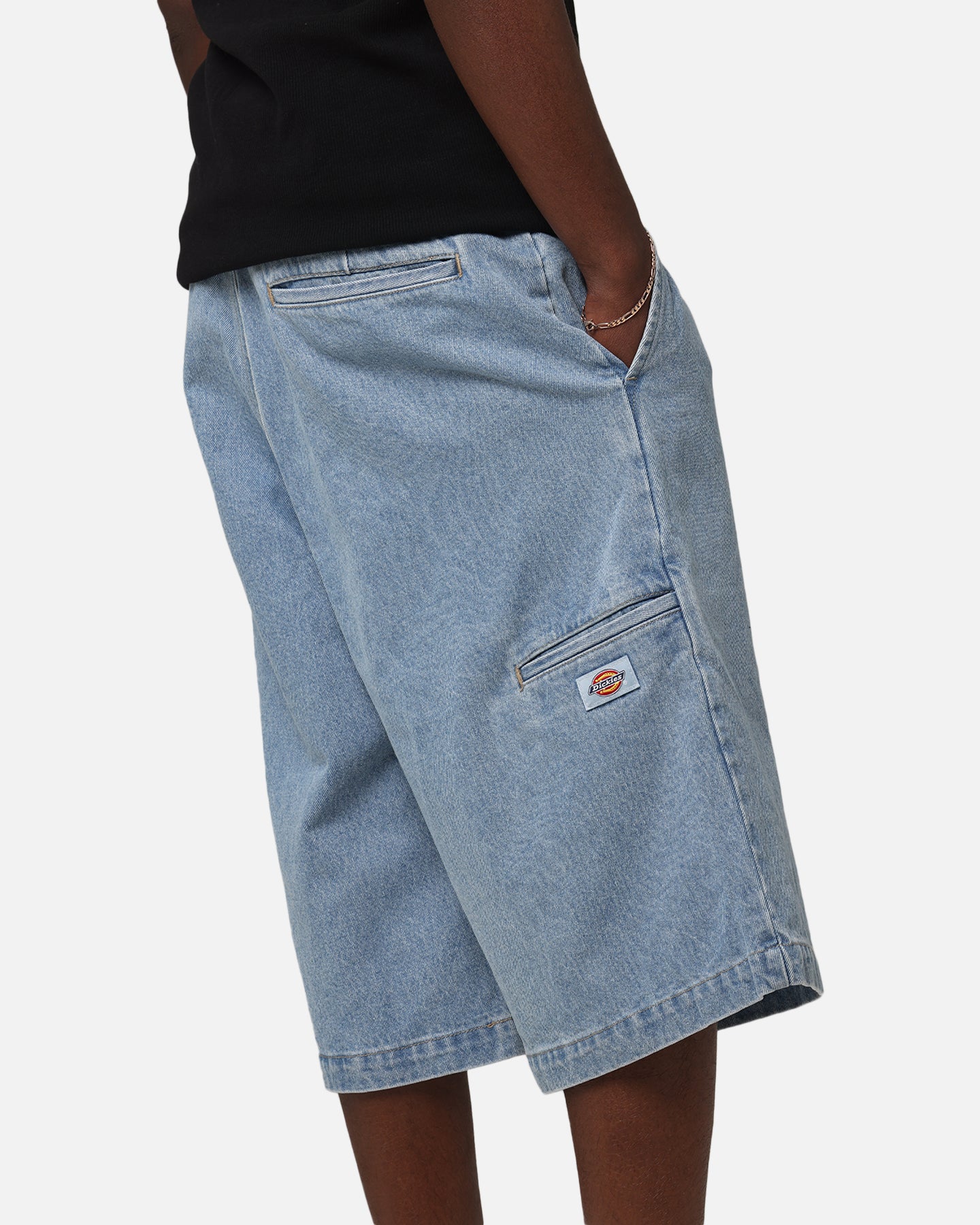 {product_title} - {shop_name}