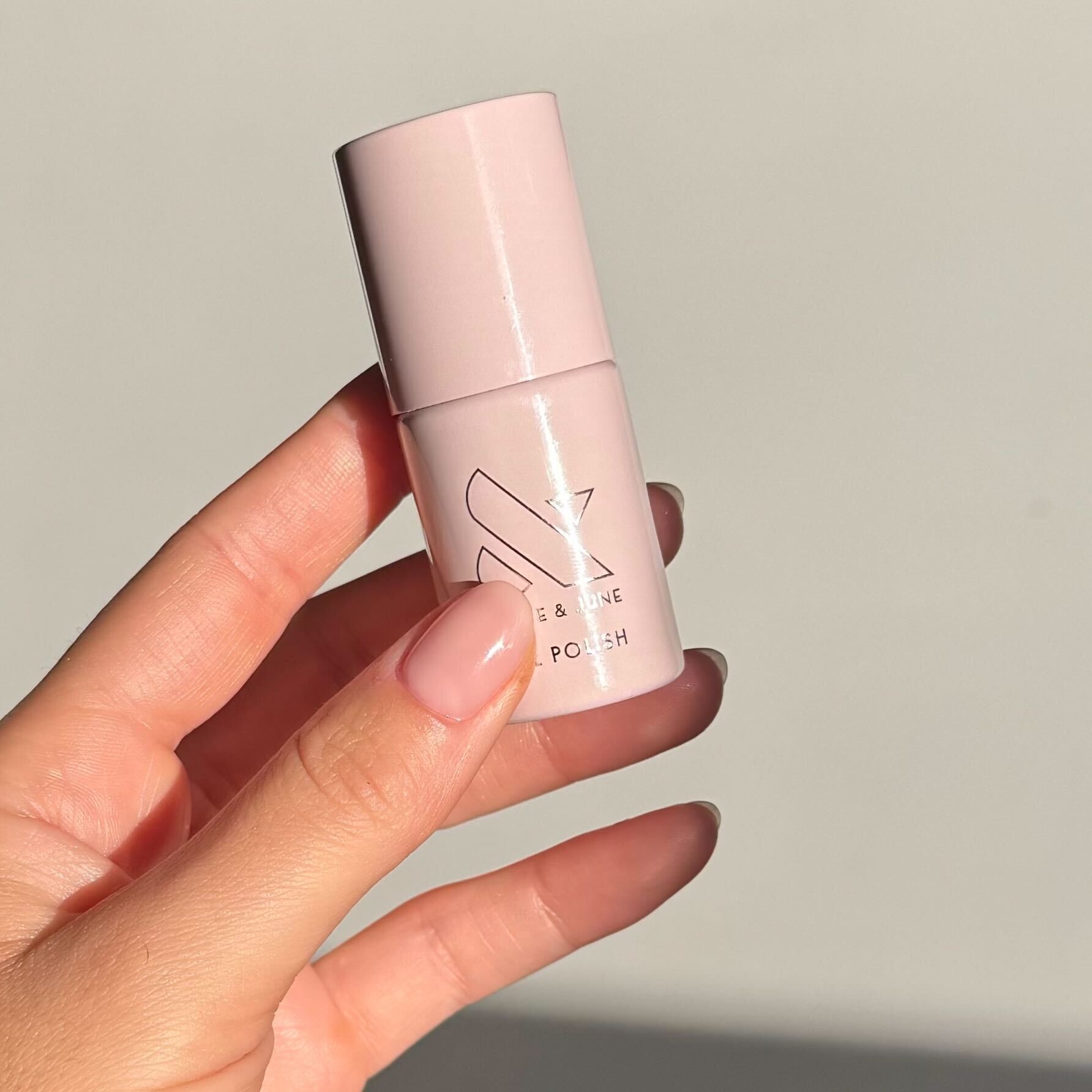 The Queen Takes Her Tea With Milk - Gel、mySite、solidvoid