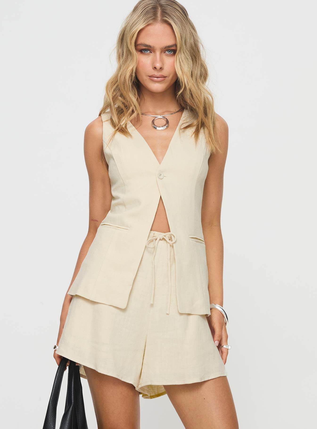 This Summer Linen Blend Shorts Sand、mySite、solidvoid